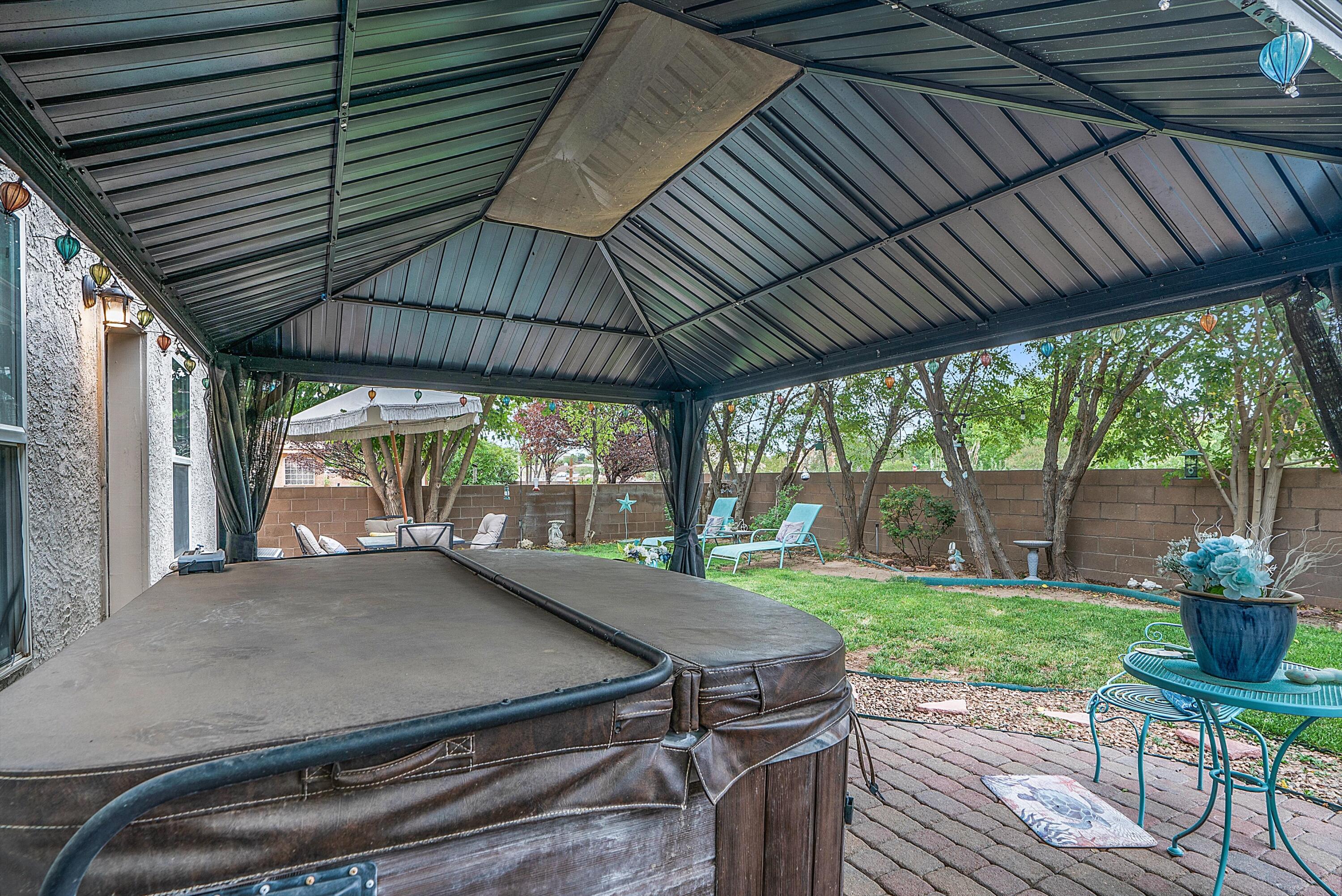 10415 Calle Hermosa Court NW