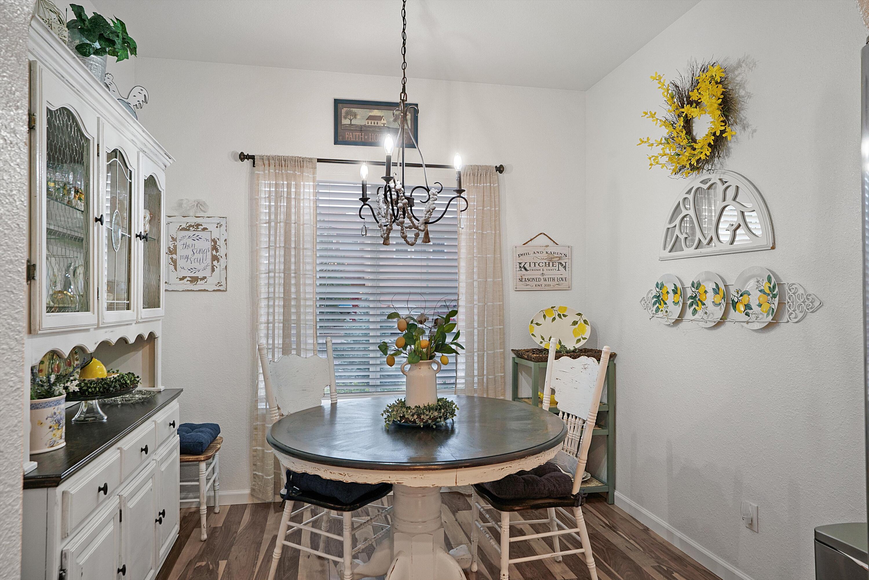 10415 Calle Hermosa Court NW