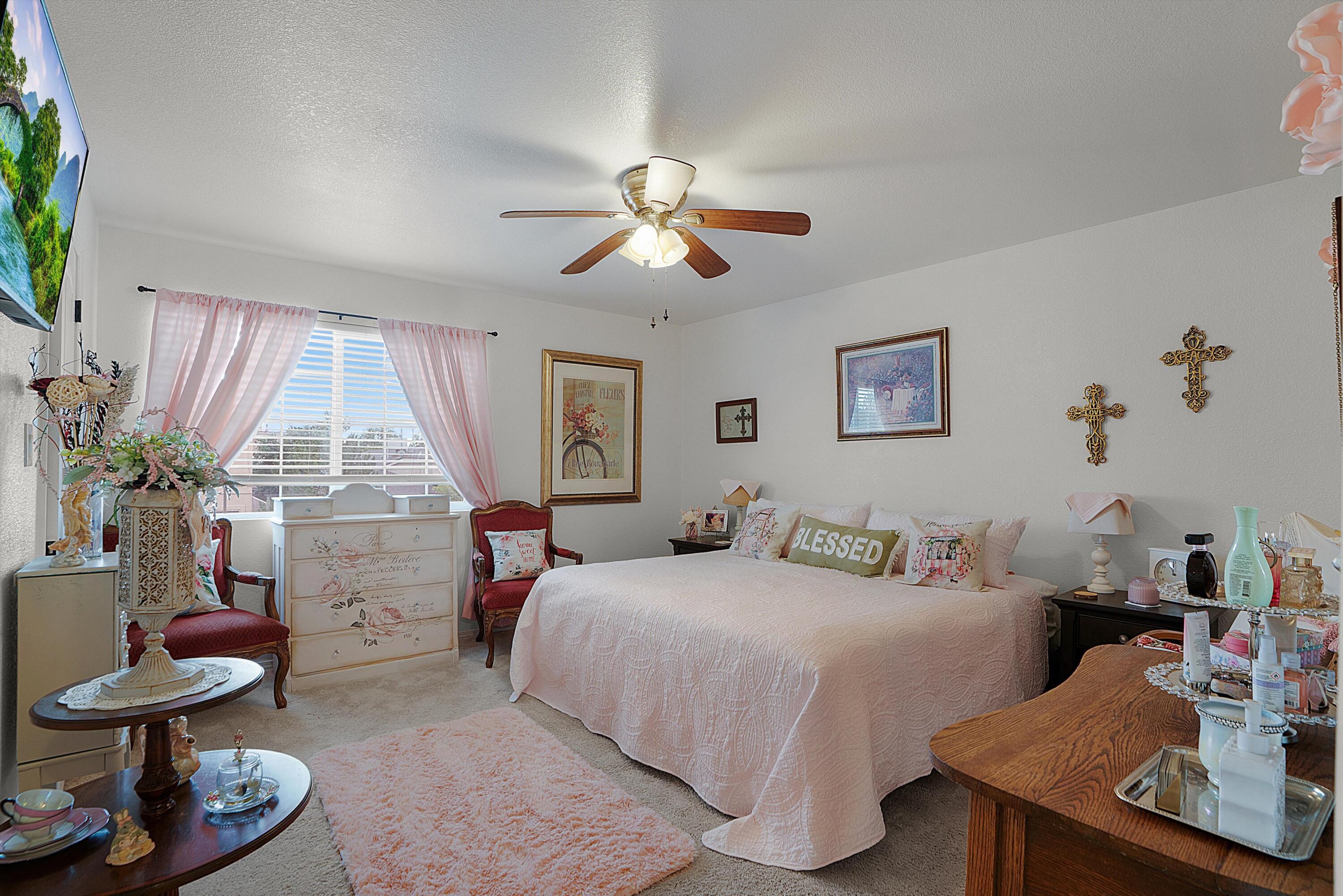 10415 Calle Hermosa Court NW