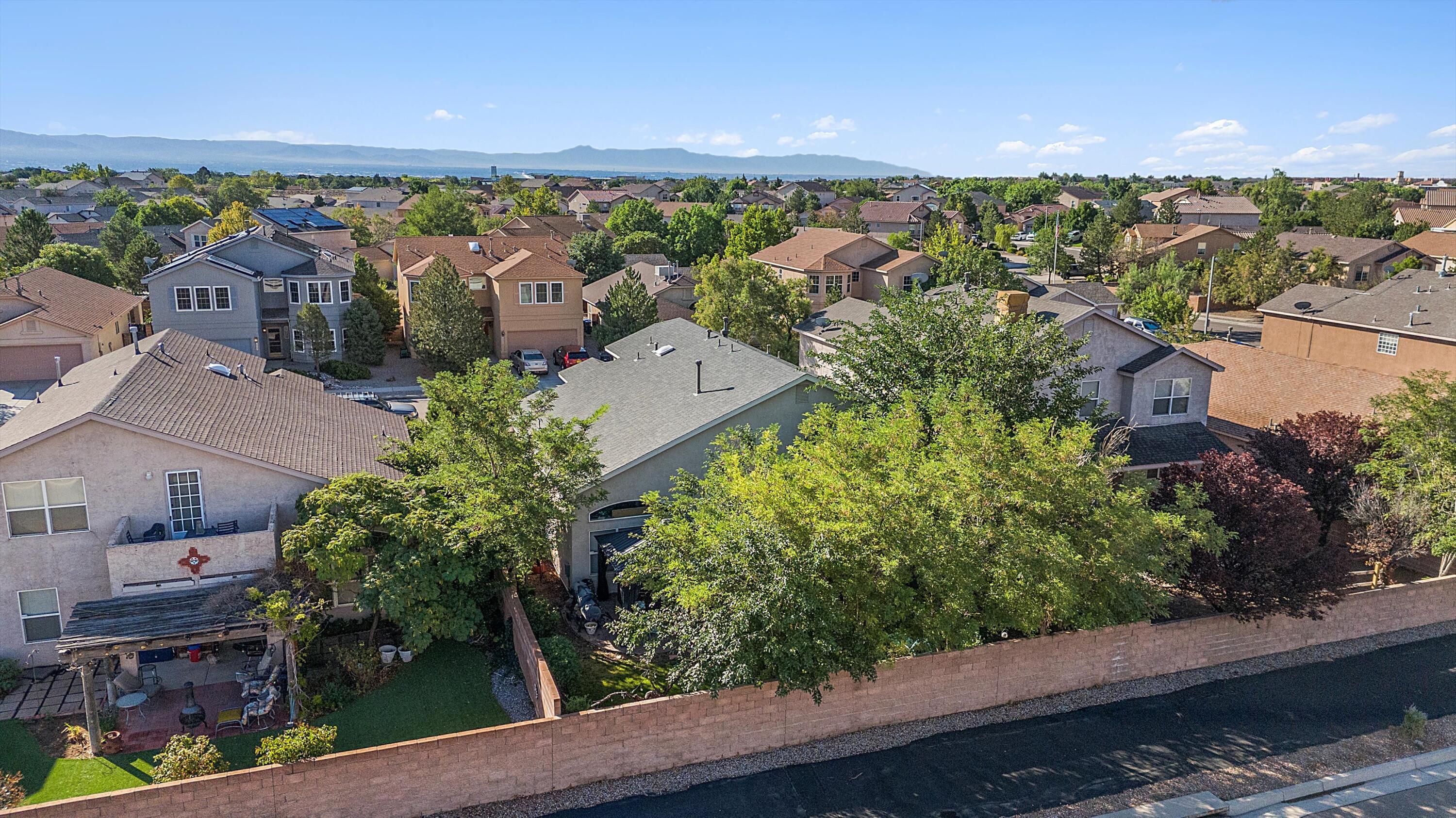 10415 Calle Hermosa Court NW