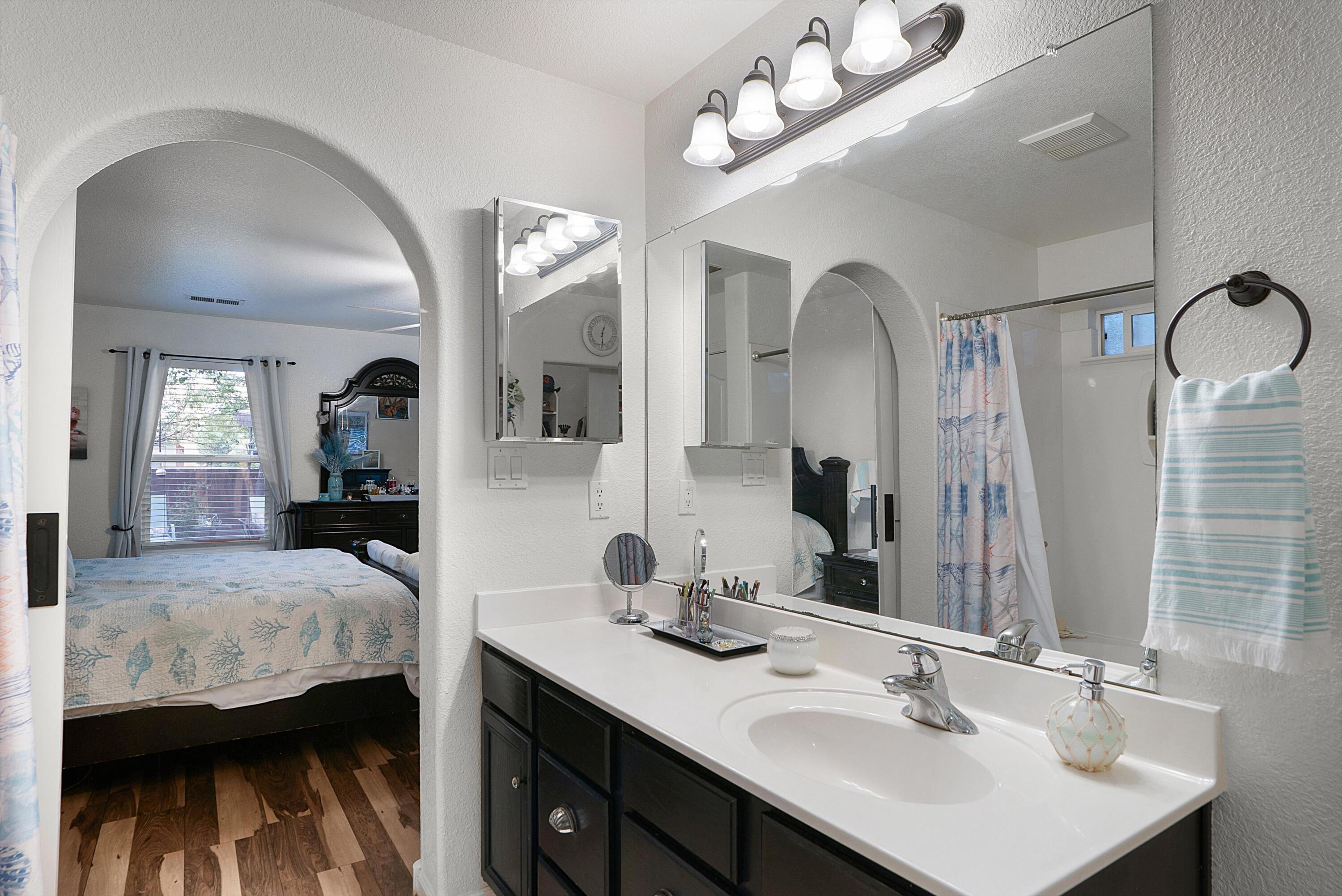 10415 Calle Hermosa Court NW