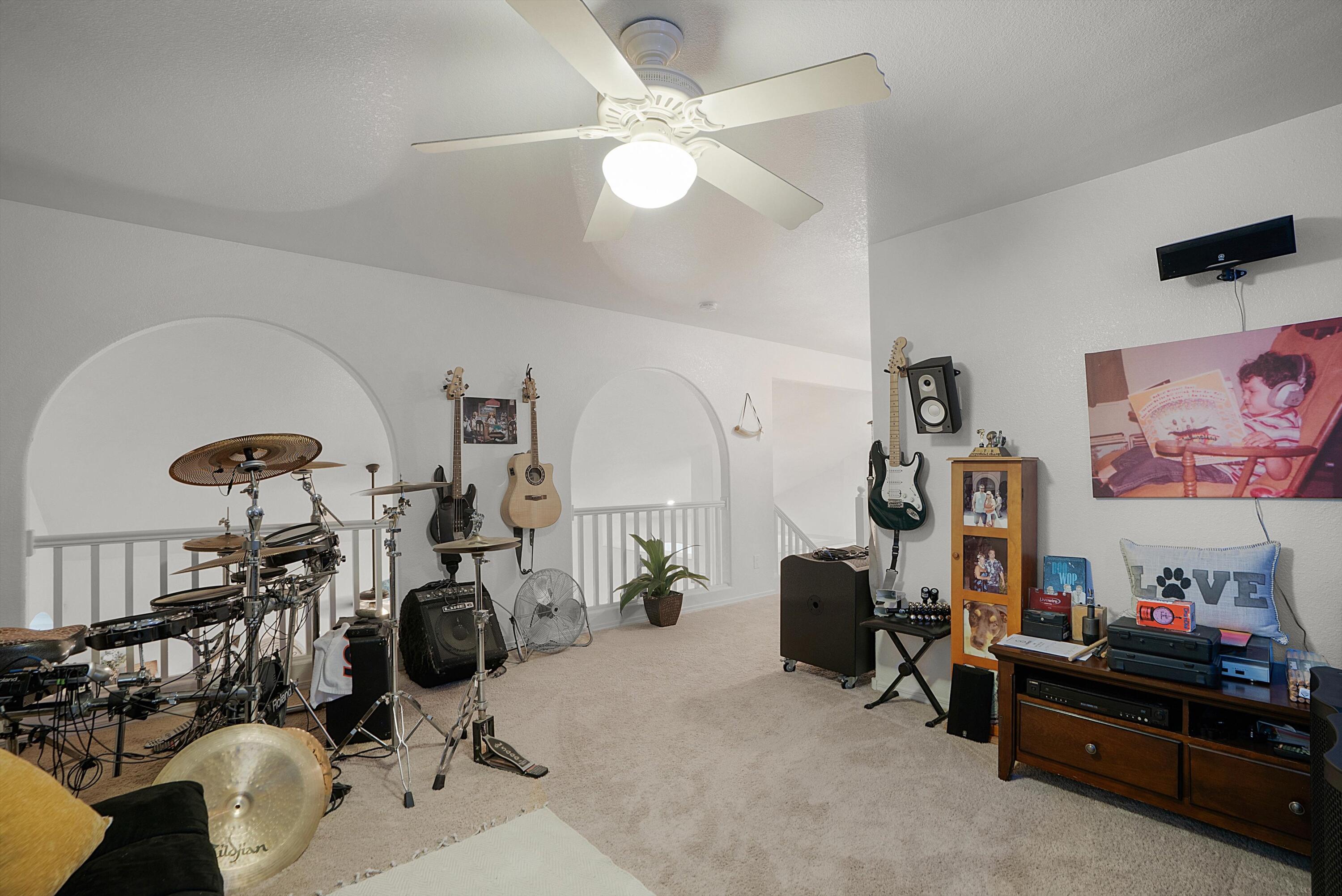 10415 Calle Hermosa Court NW