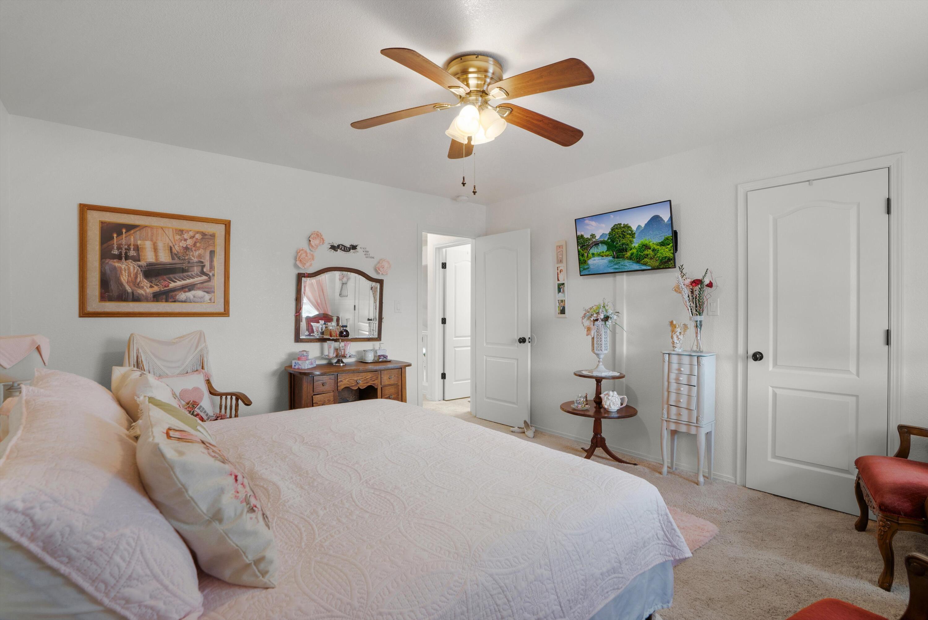 10415 Calle Hermosa Court NW