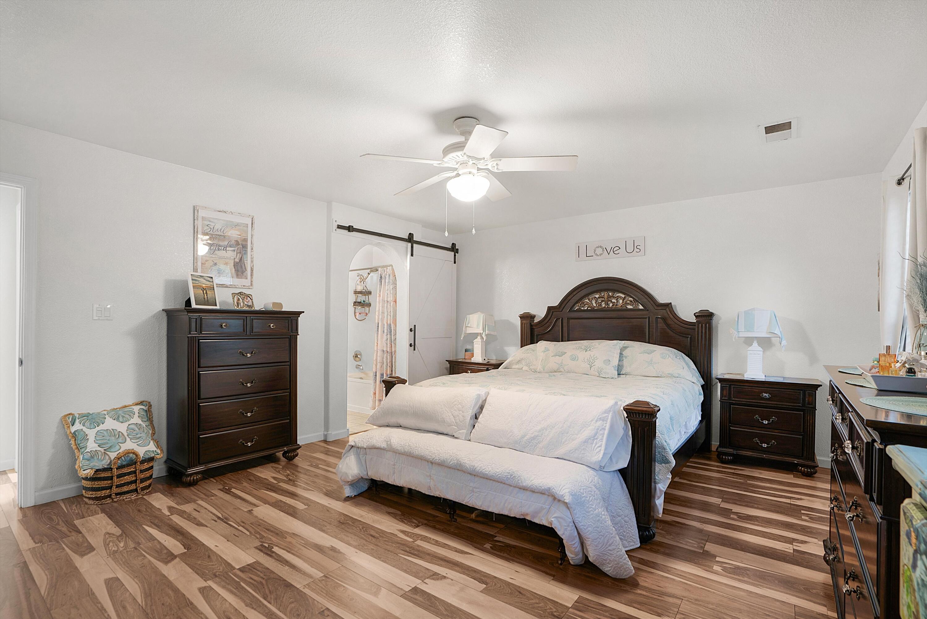 10415 Calle Hermosa Court NW