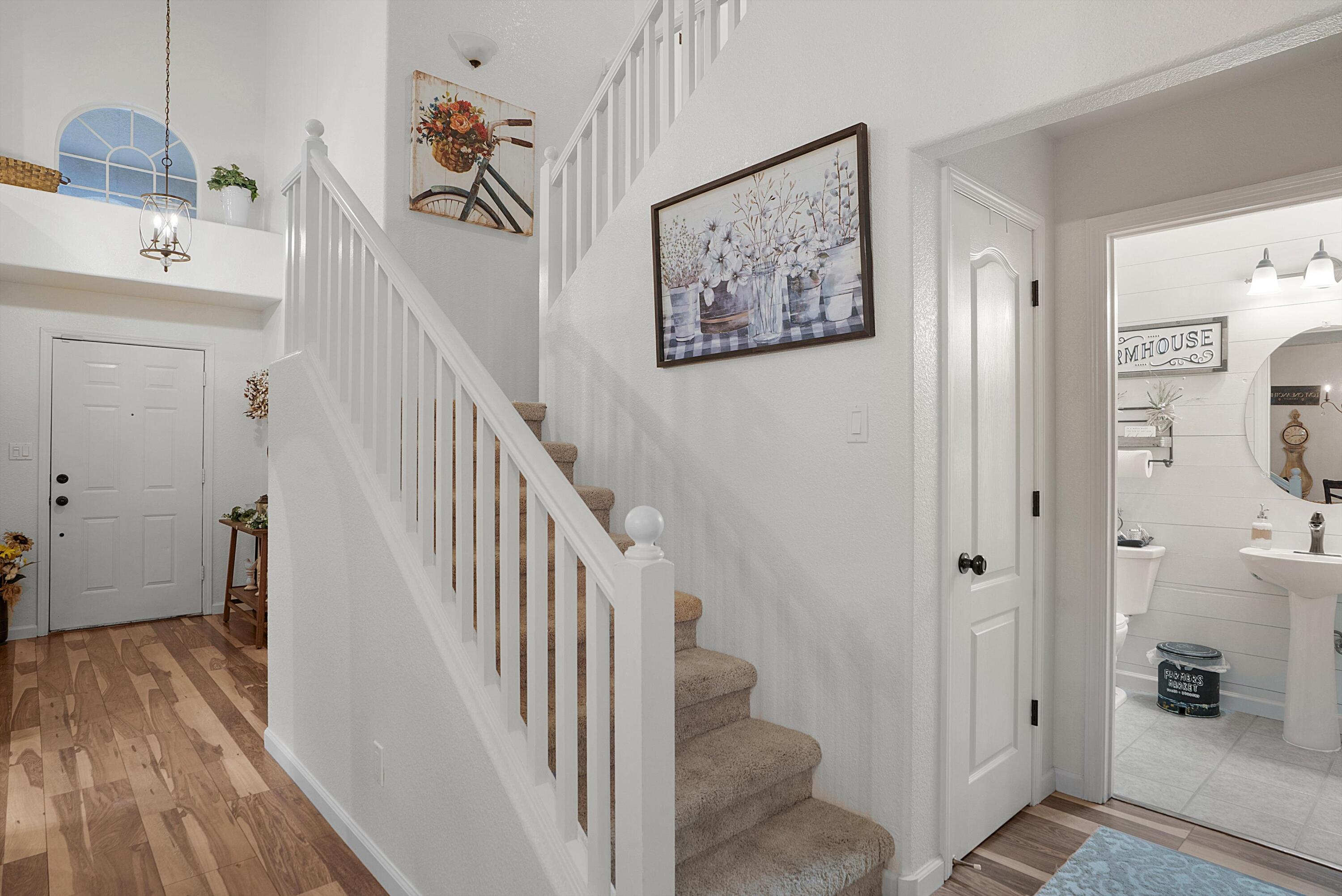 10415 Calle Hermosa Court NW