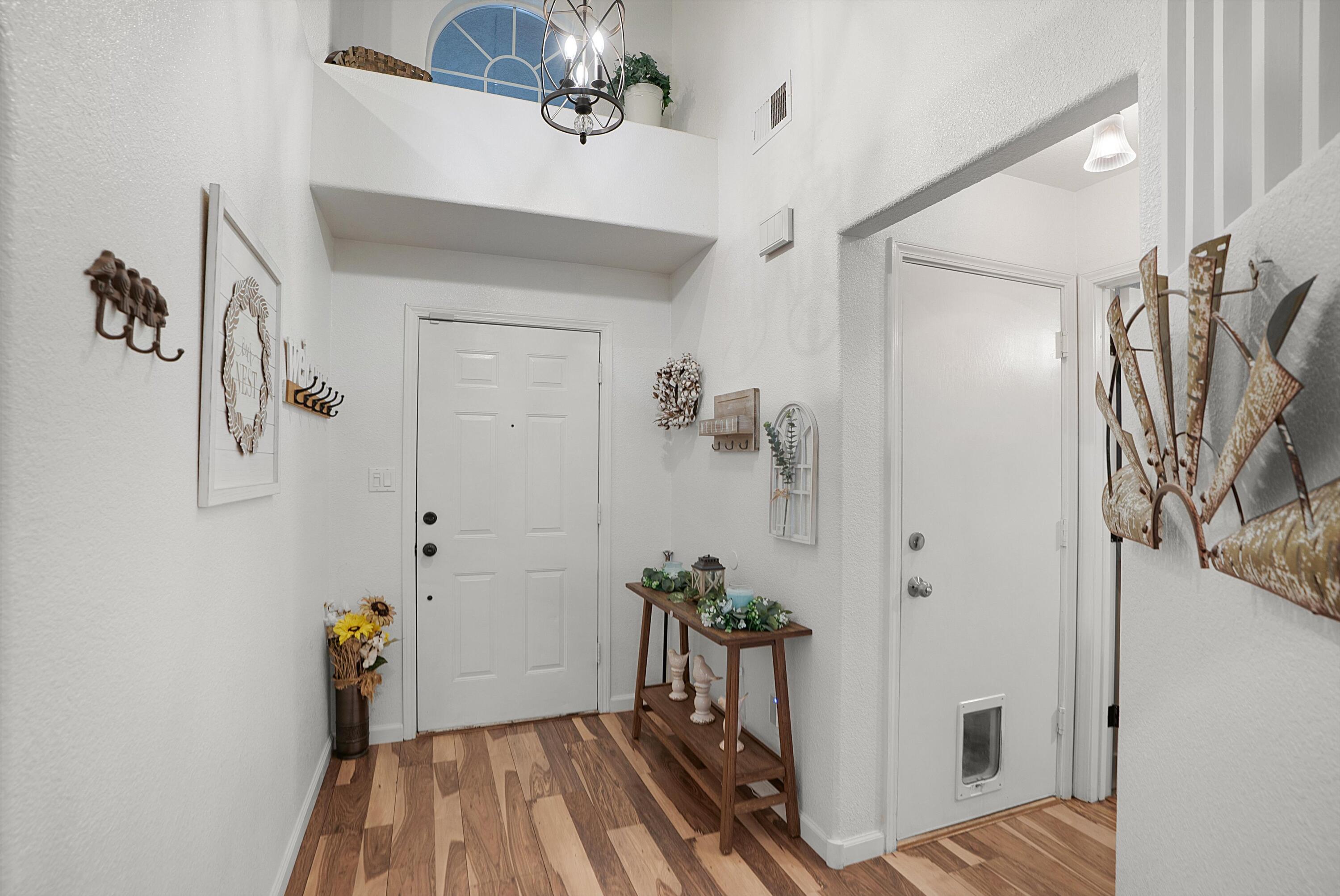 10415 Calle Hermosa Court NW