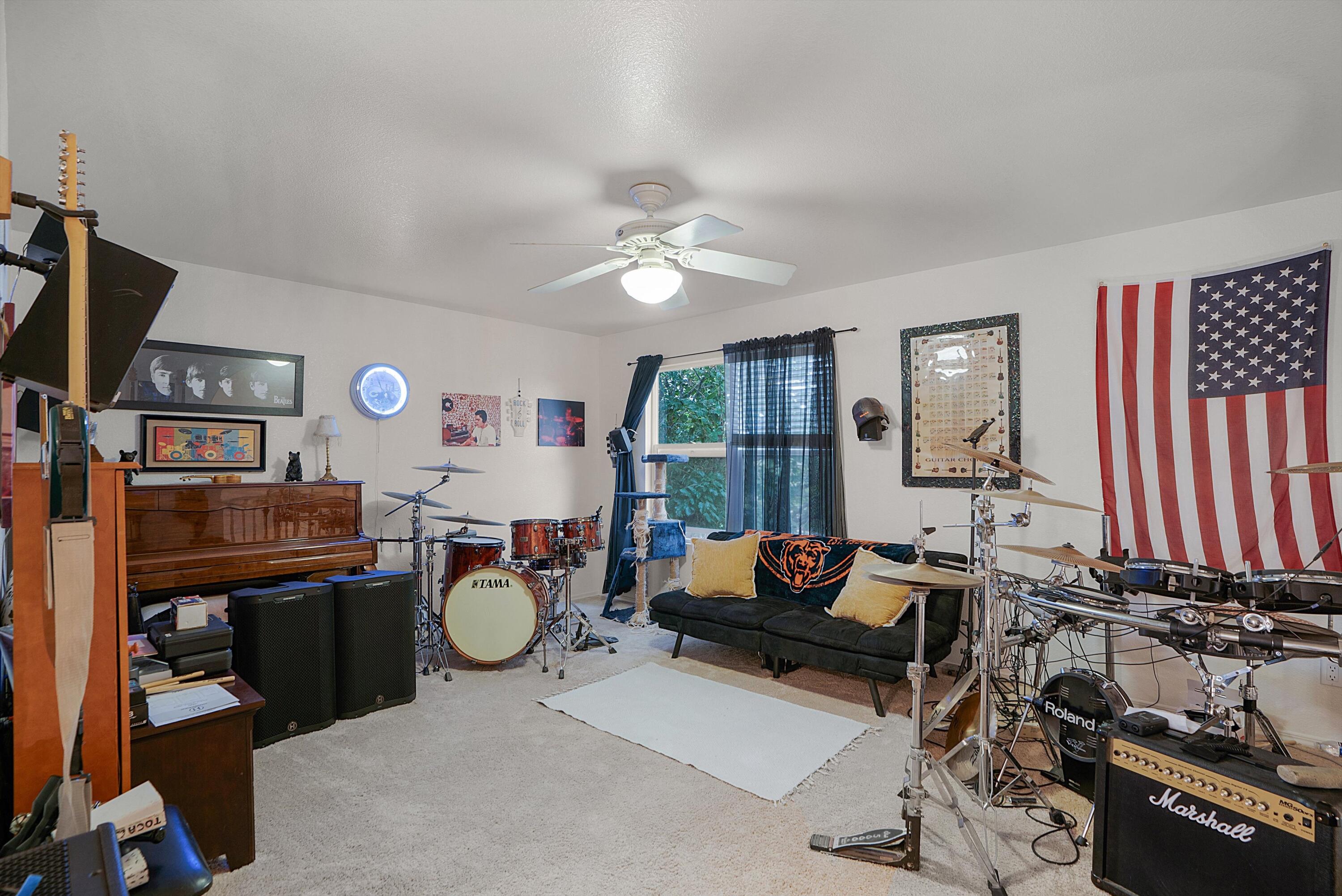 10415 Calle Hermosa Court NW