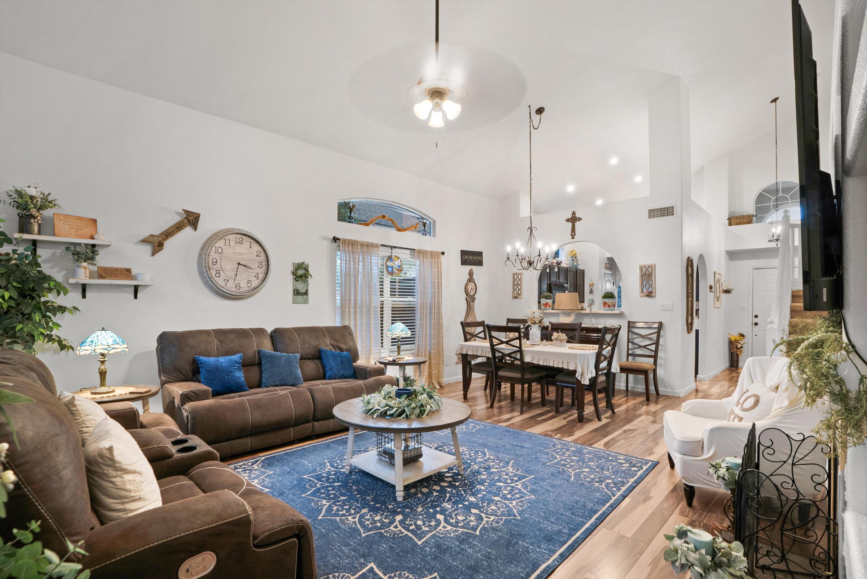 10415 Calle Hermosa Court NW