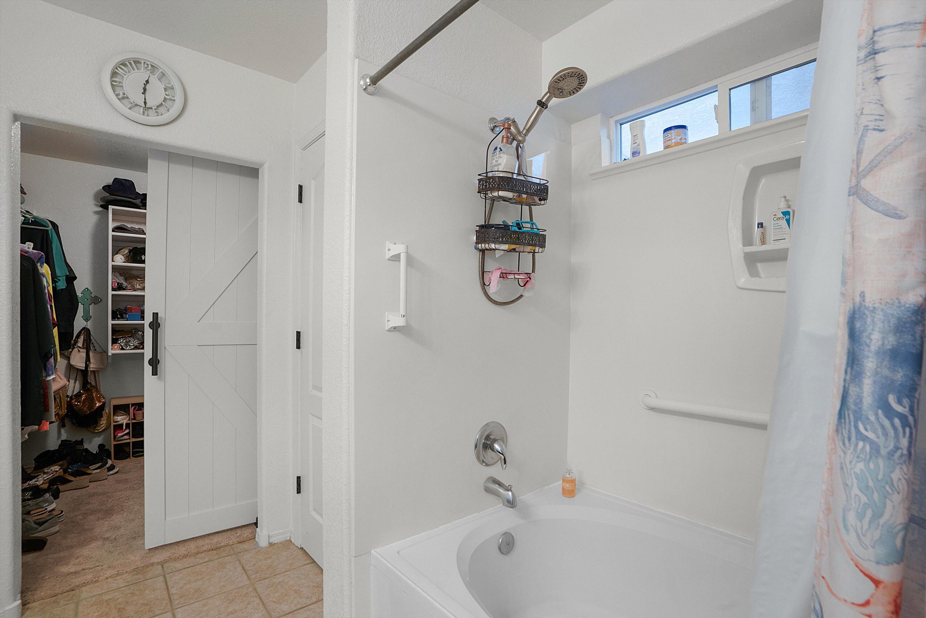 10415 Calle Hermosa Court NW