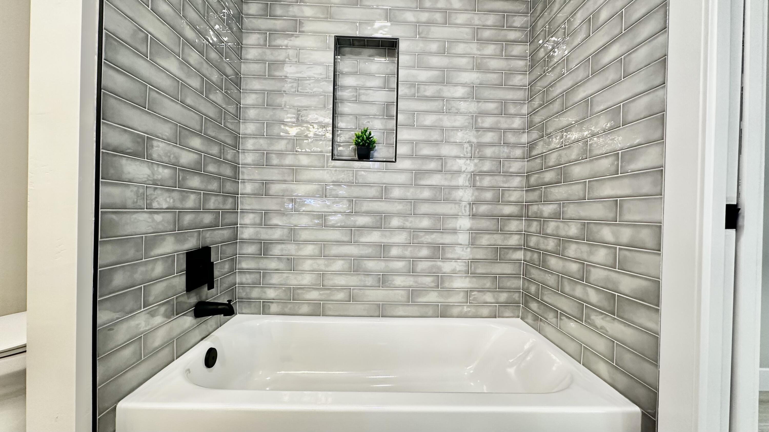 4523 Sunningdale Avenue NE