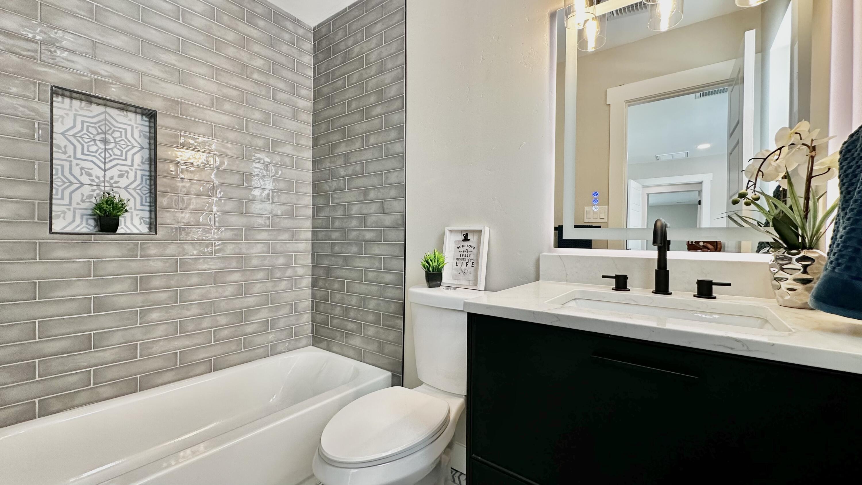 4523 Sunningdale Avenue NE