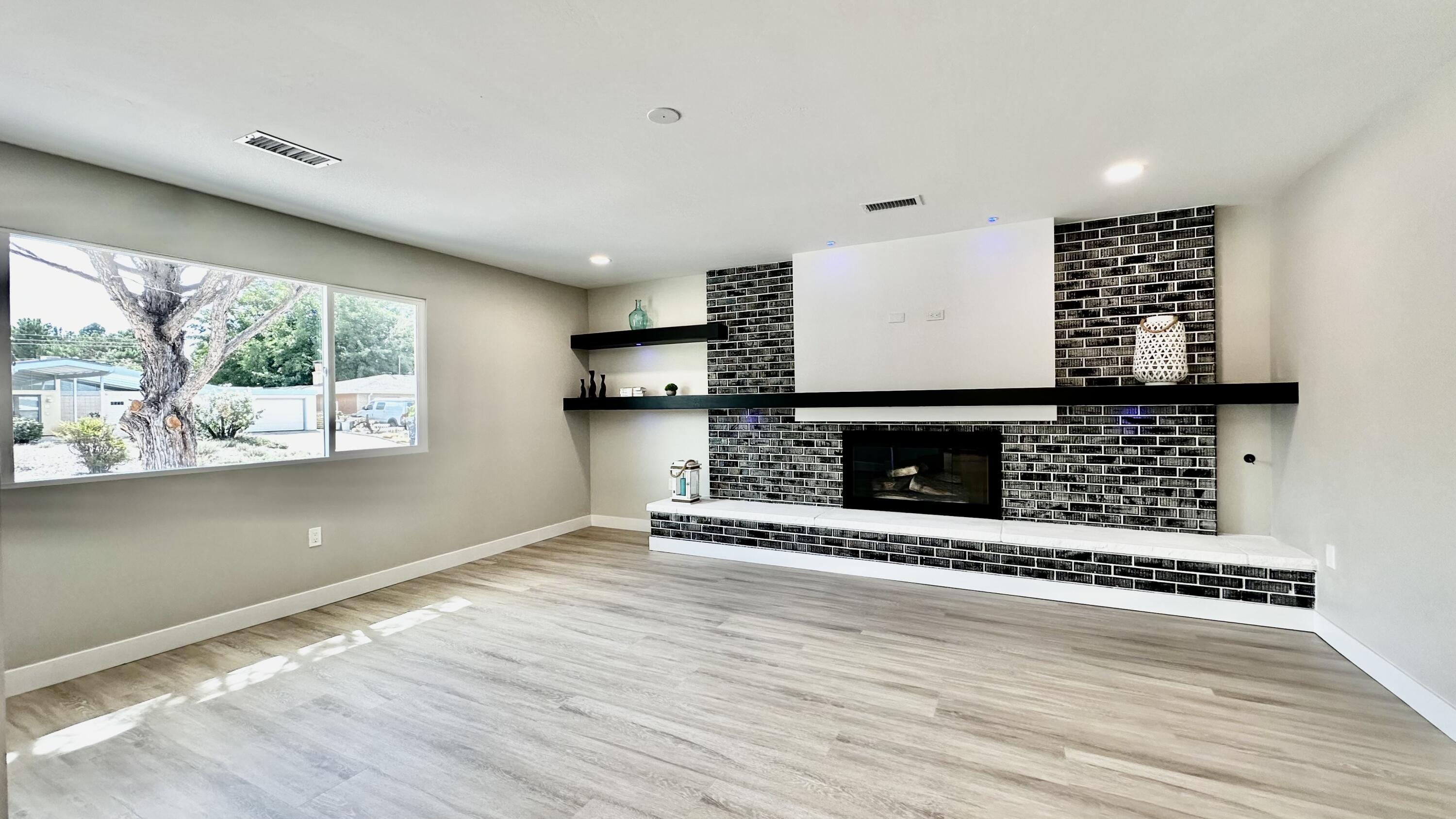 4523 Sunningdale Avenue NE