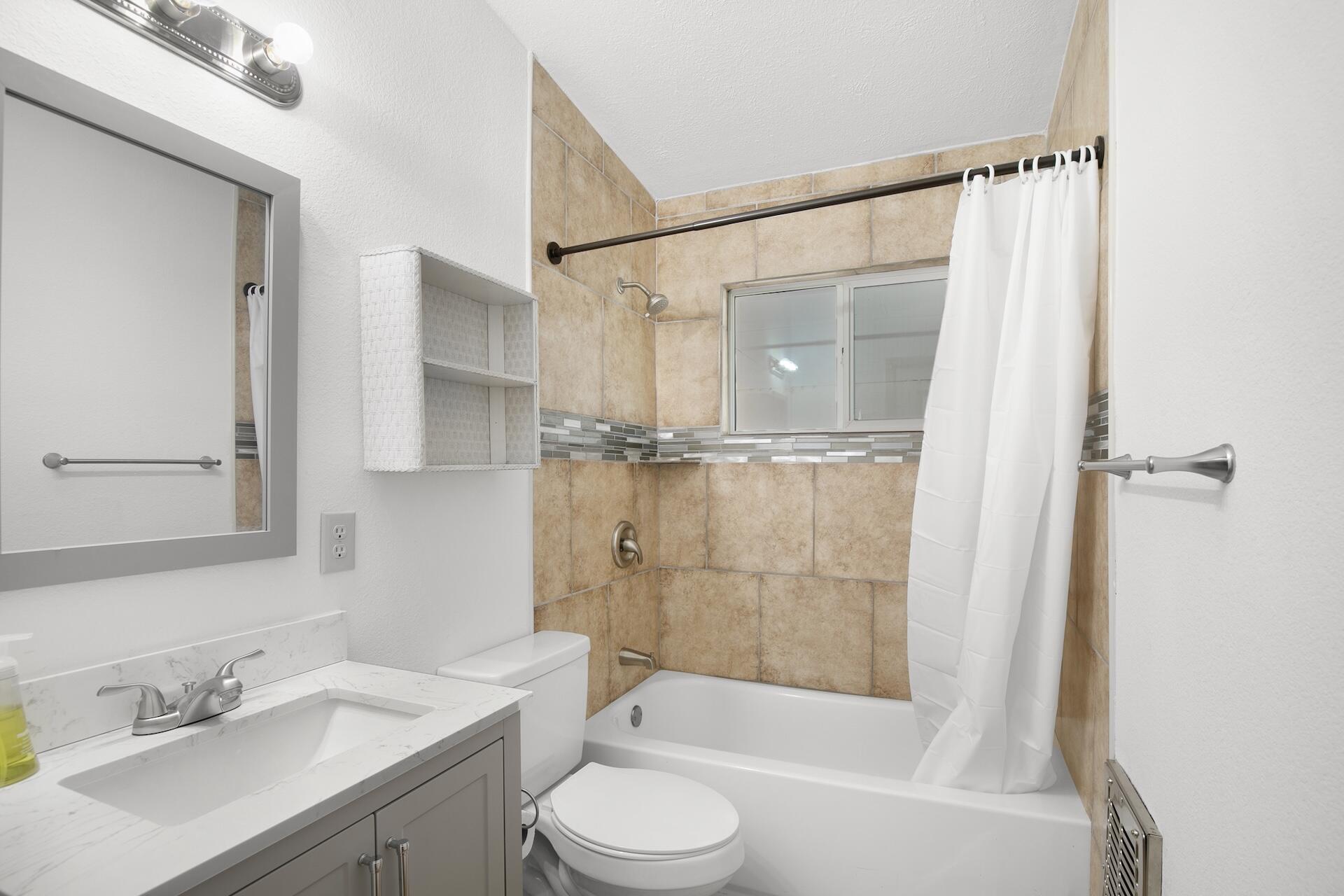 1001 Esperanza Drive