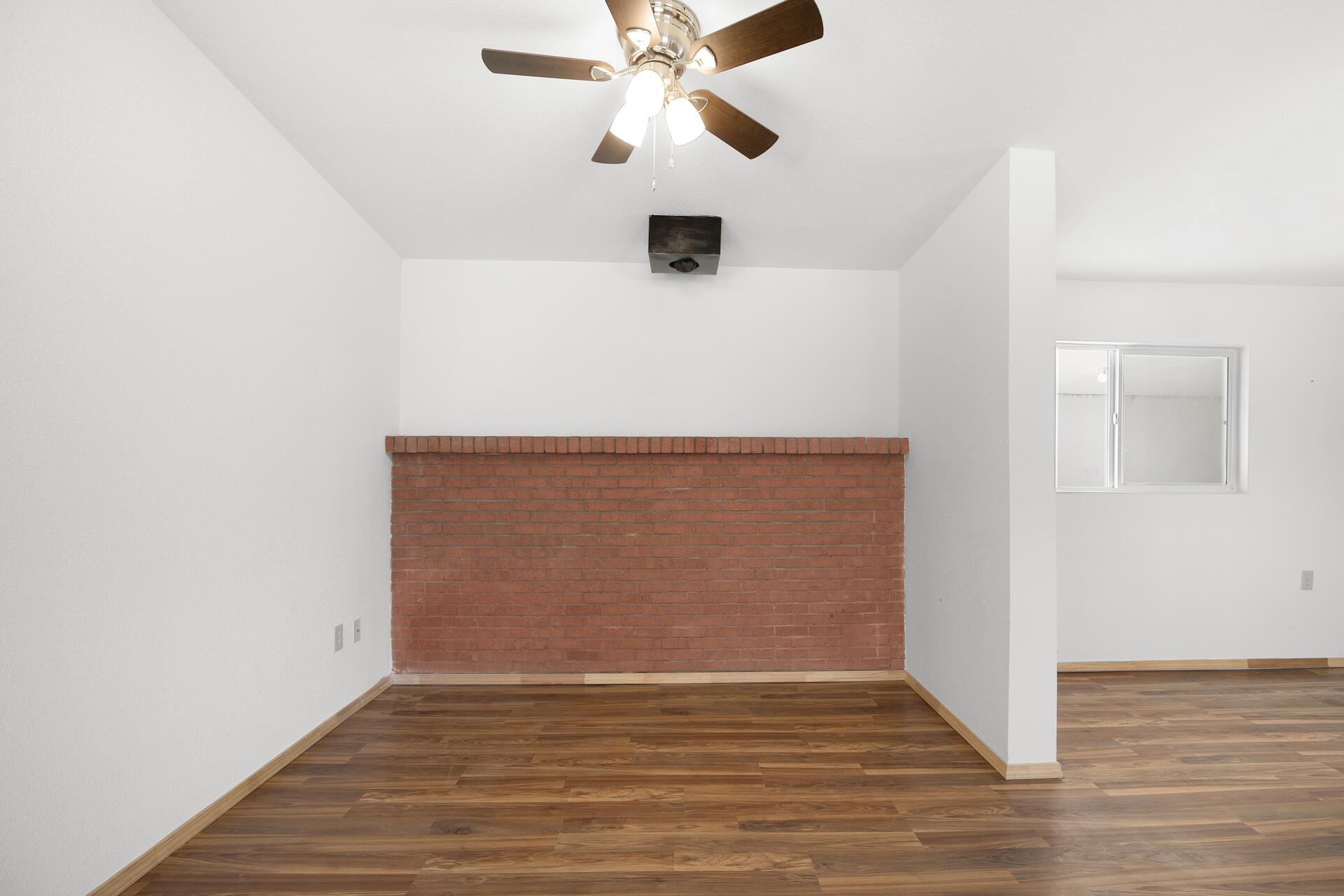 1001 Esperanza Drive