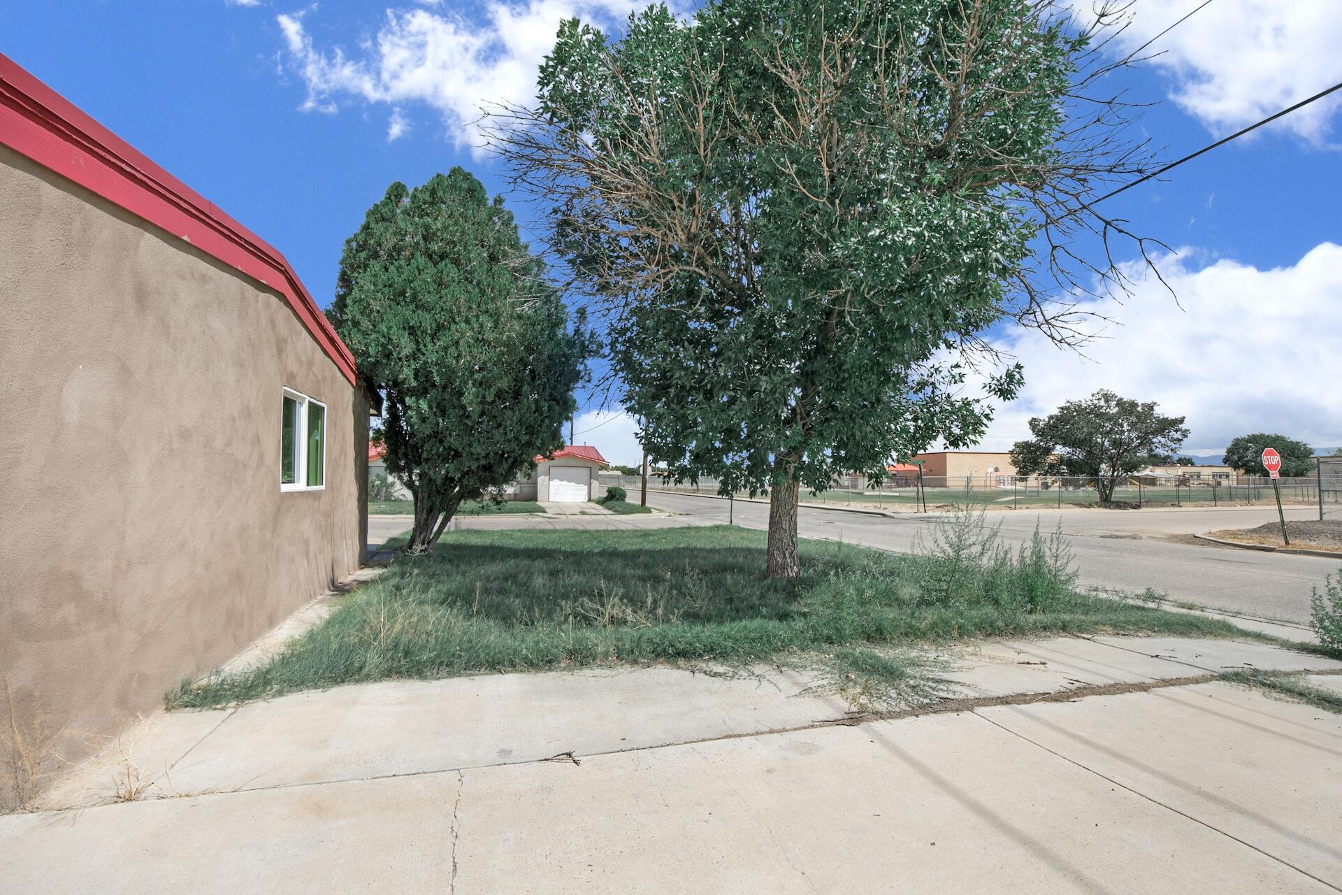 1001 Esperanza Drive