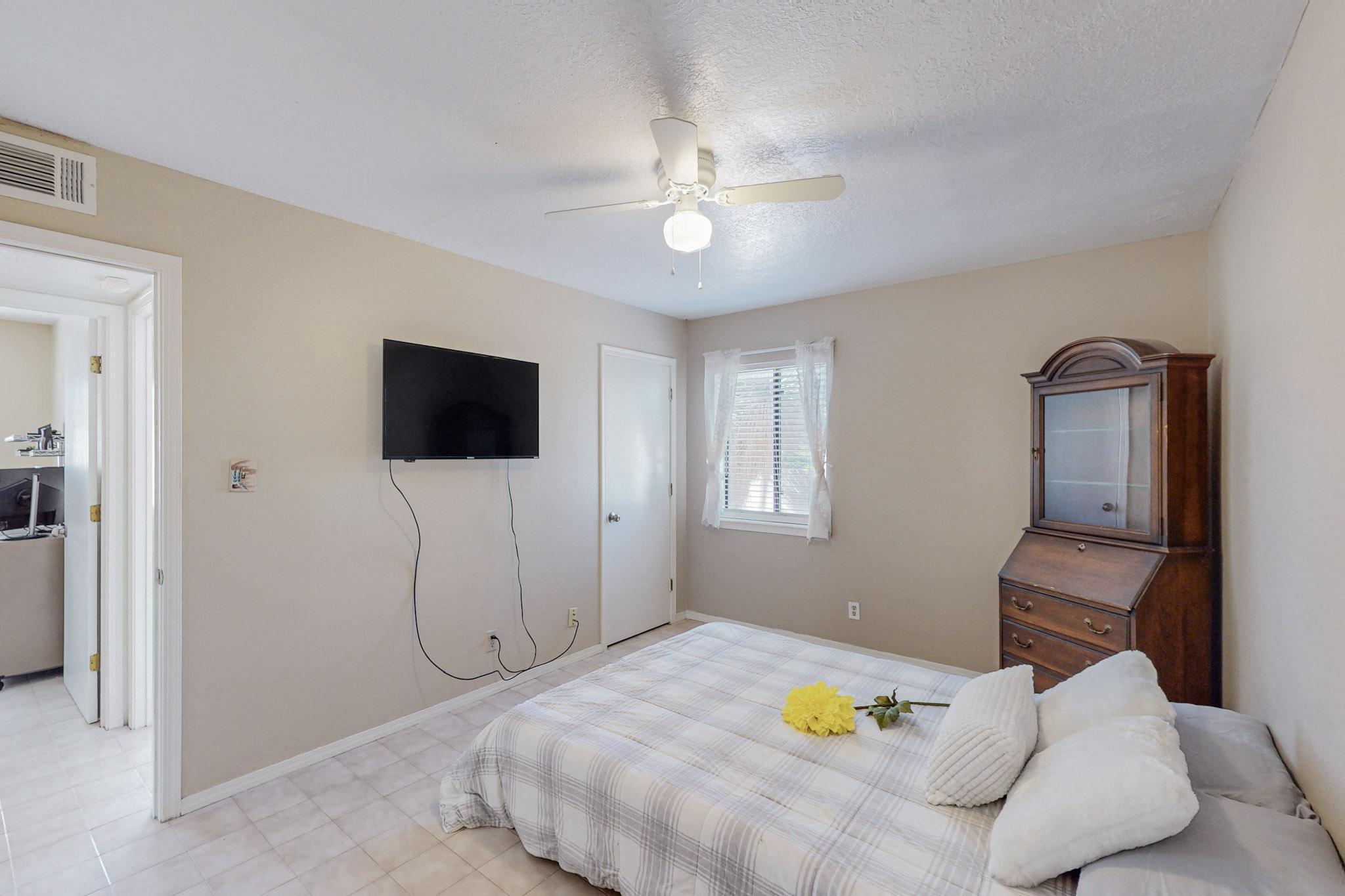 9968 Bellevue Street NW