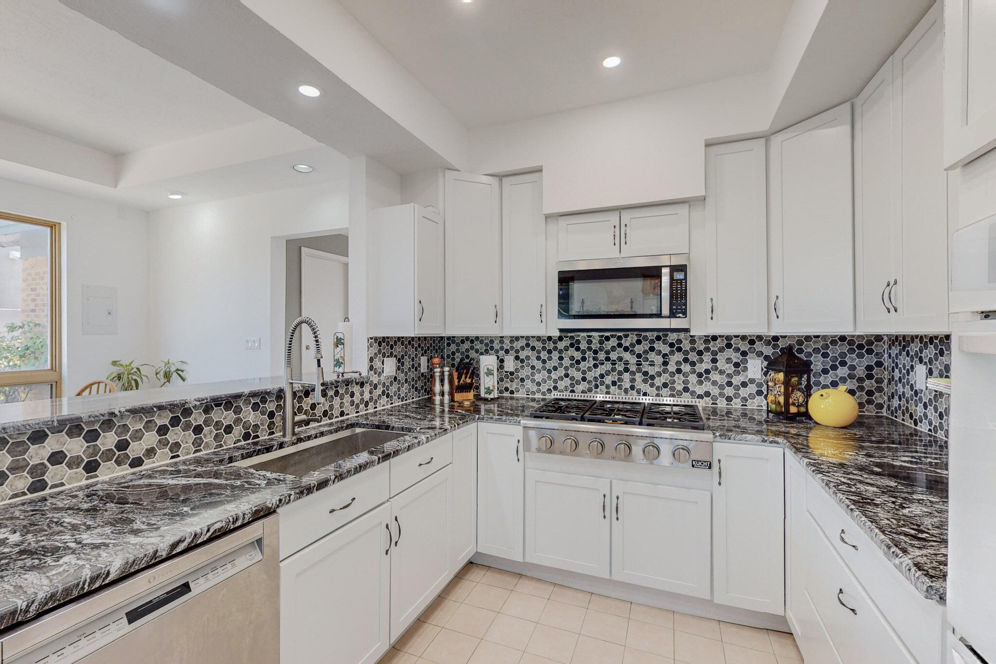 9968 Bellevue Street NW