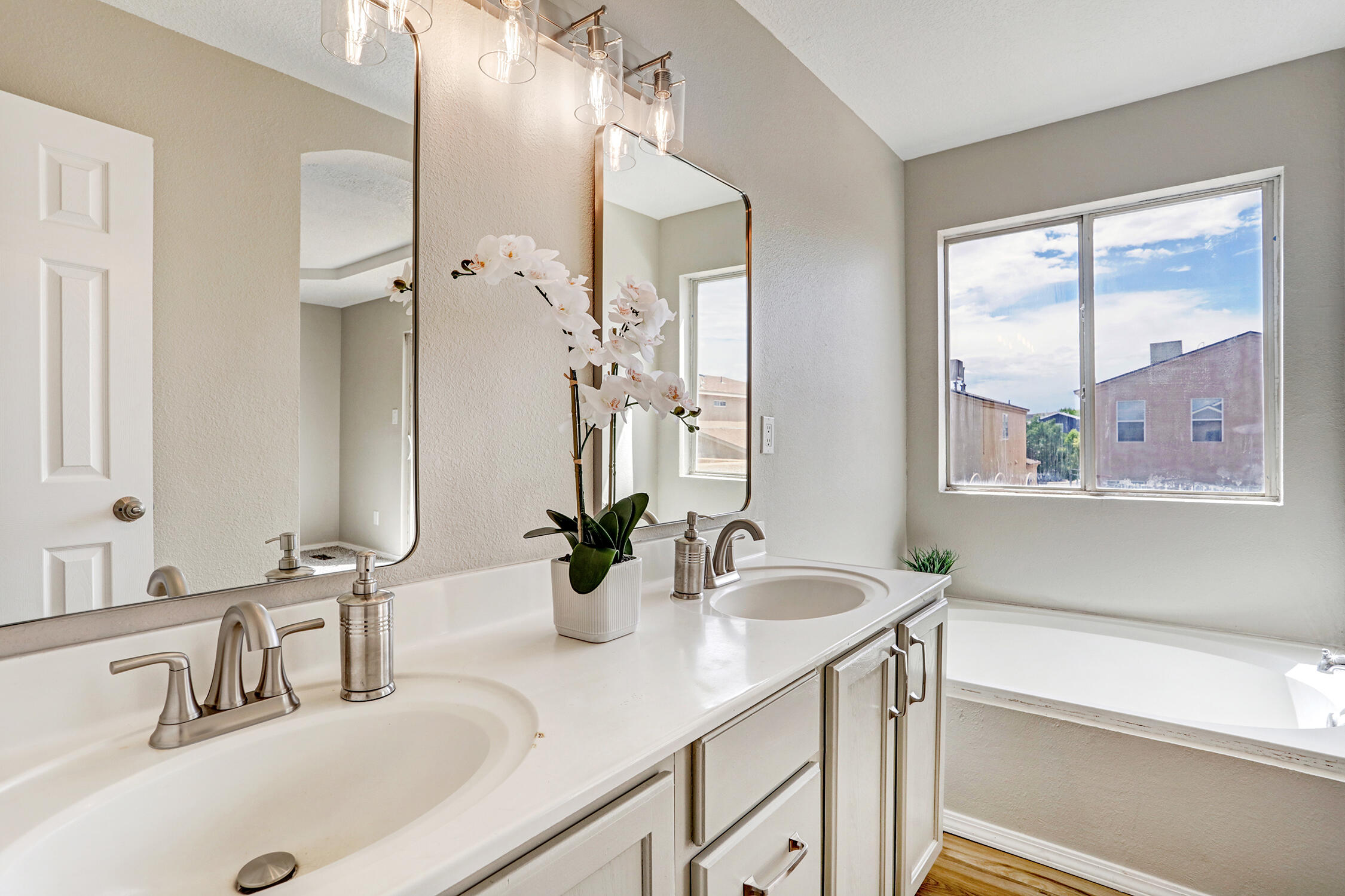 537 Sky Tower Street SW