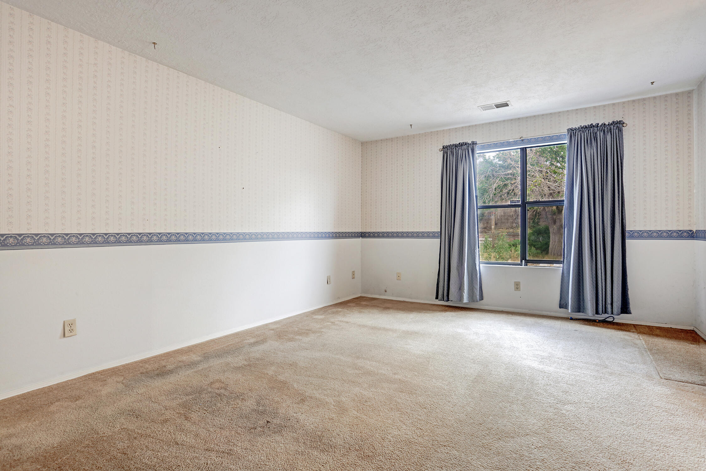 2720 Pinewood Drive SE