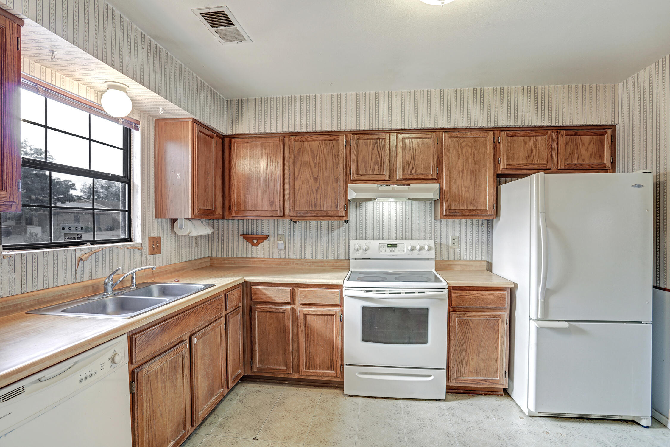 2720 Pinewood Drive SE