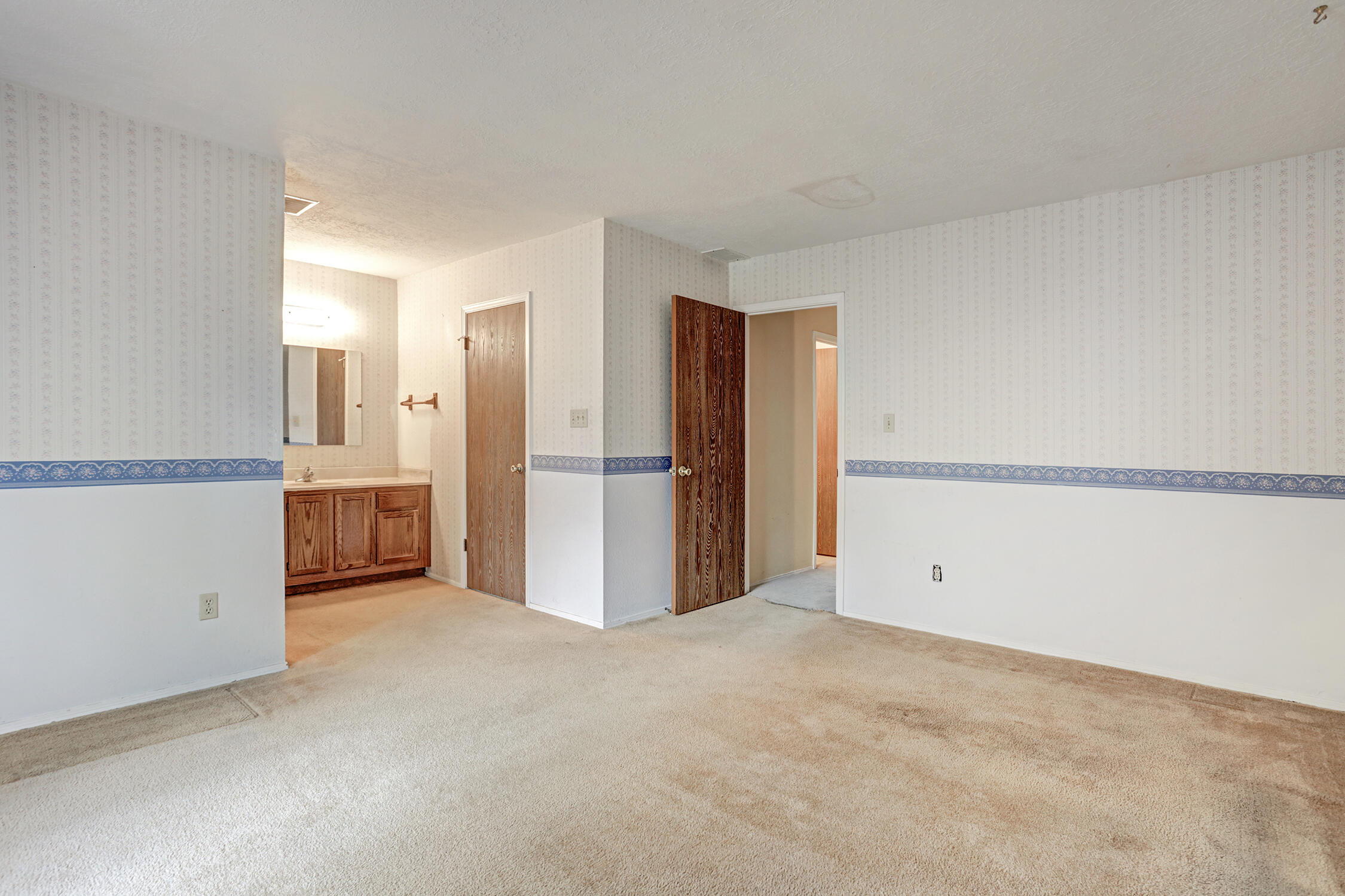 2720 Pinewood Drive SE