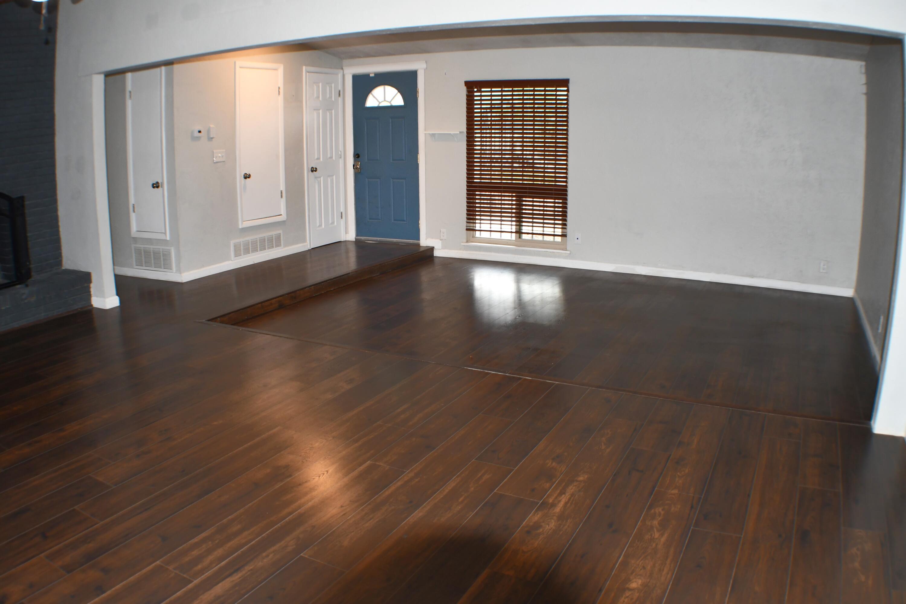 2316 Algodones Street NE