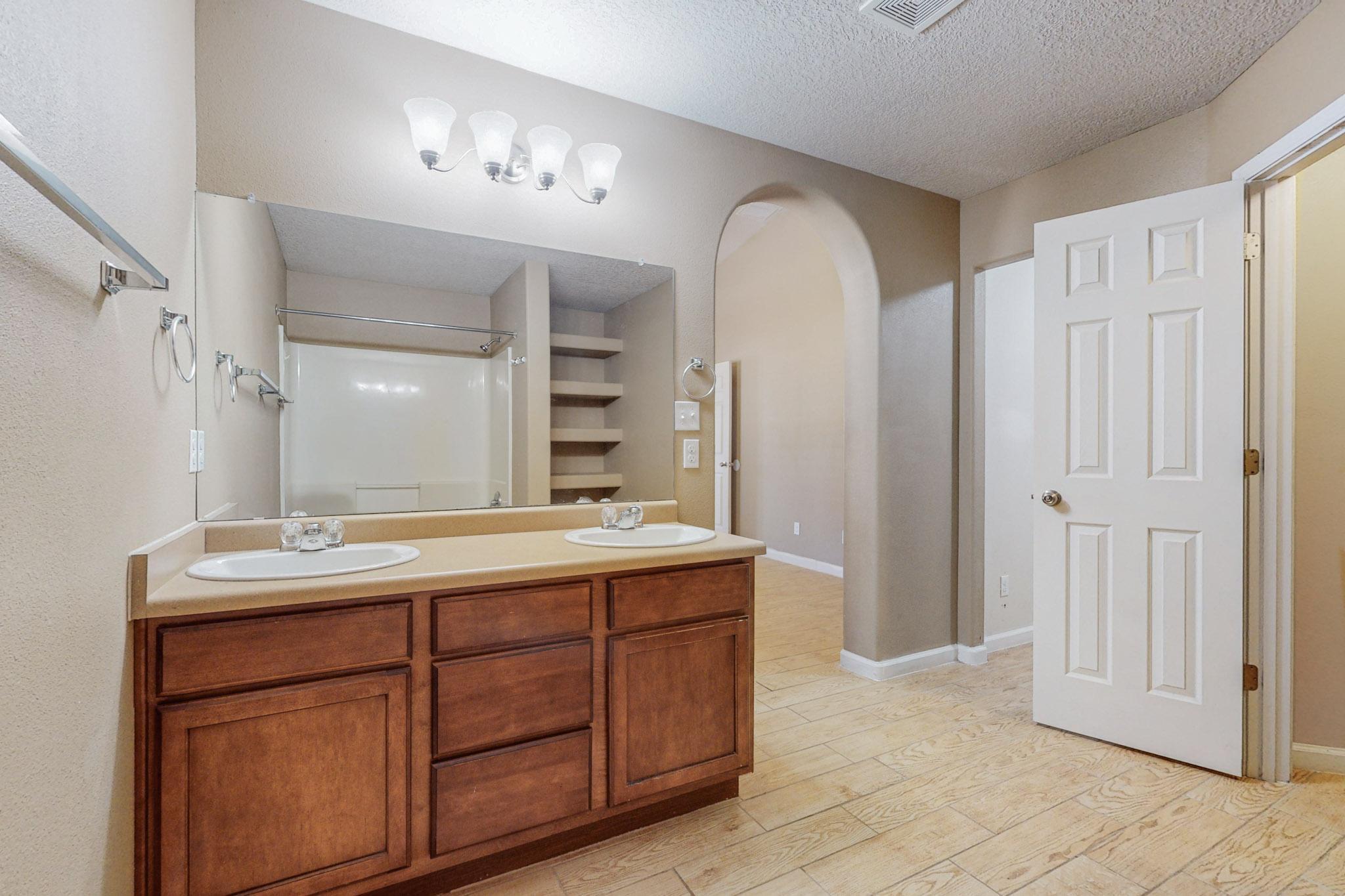 4021 Desert Pinon Drive NE