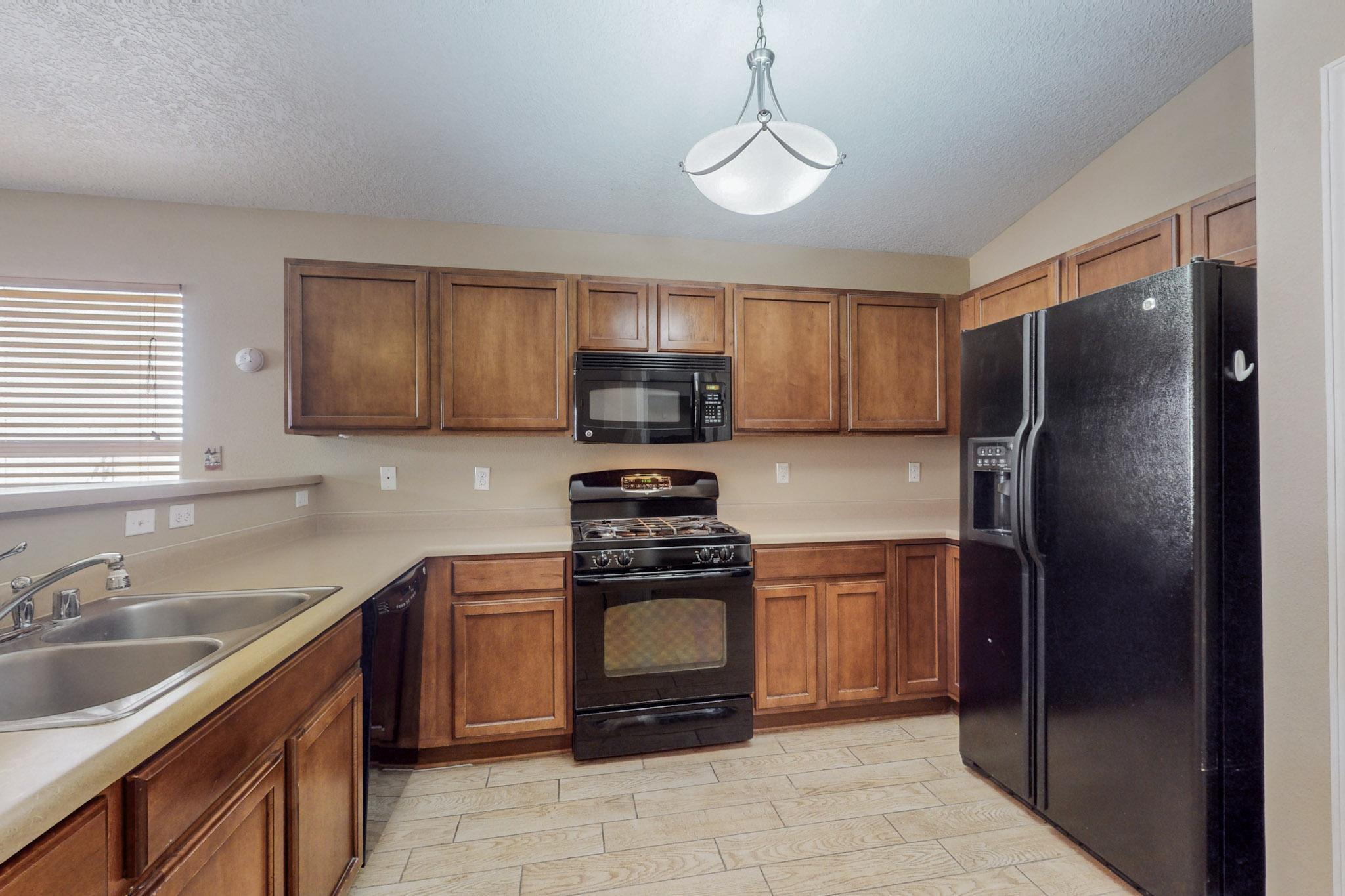 4021 Desert Pinon Drive NE