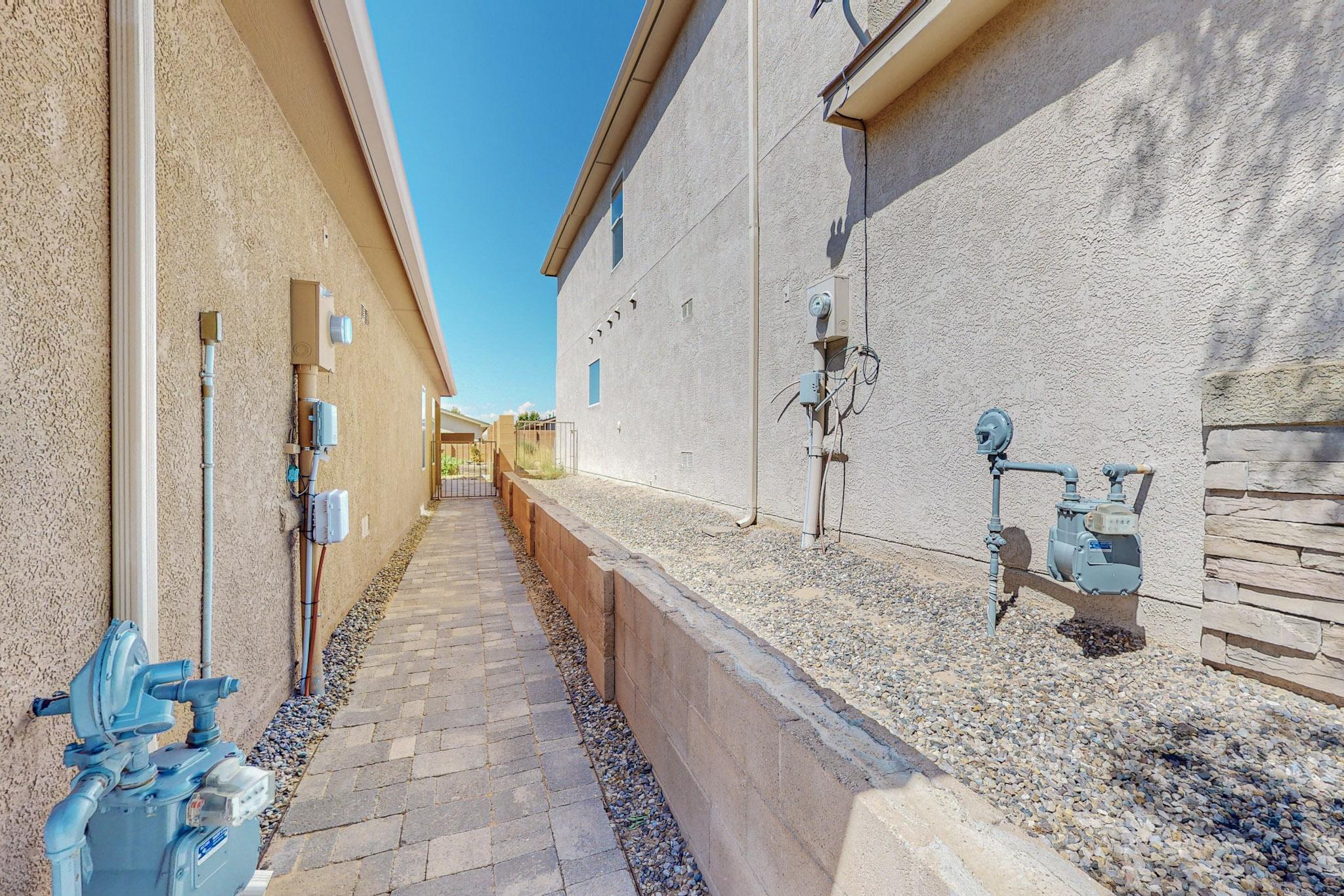 4021 Desert Pinon Drive NE