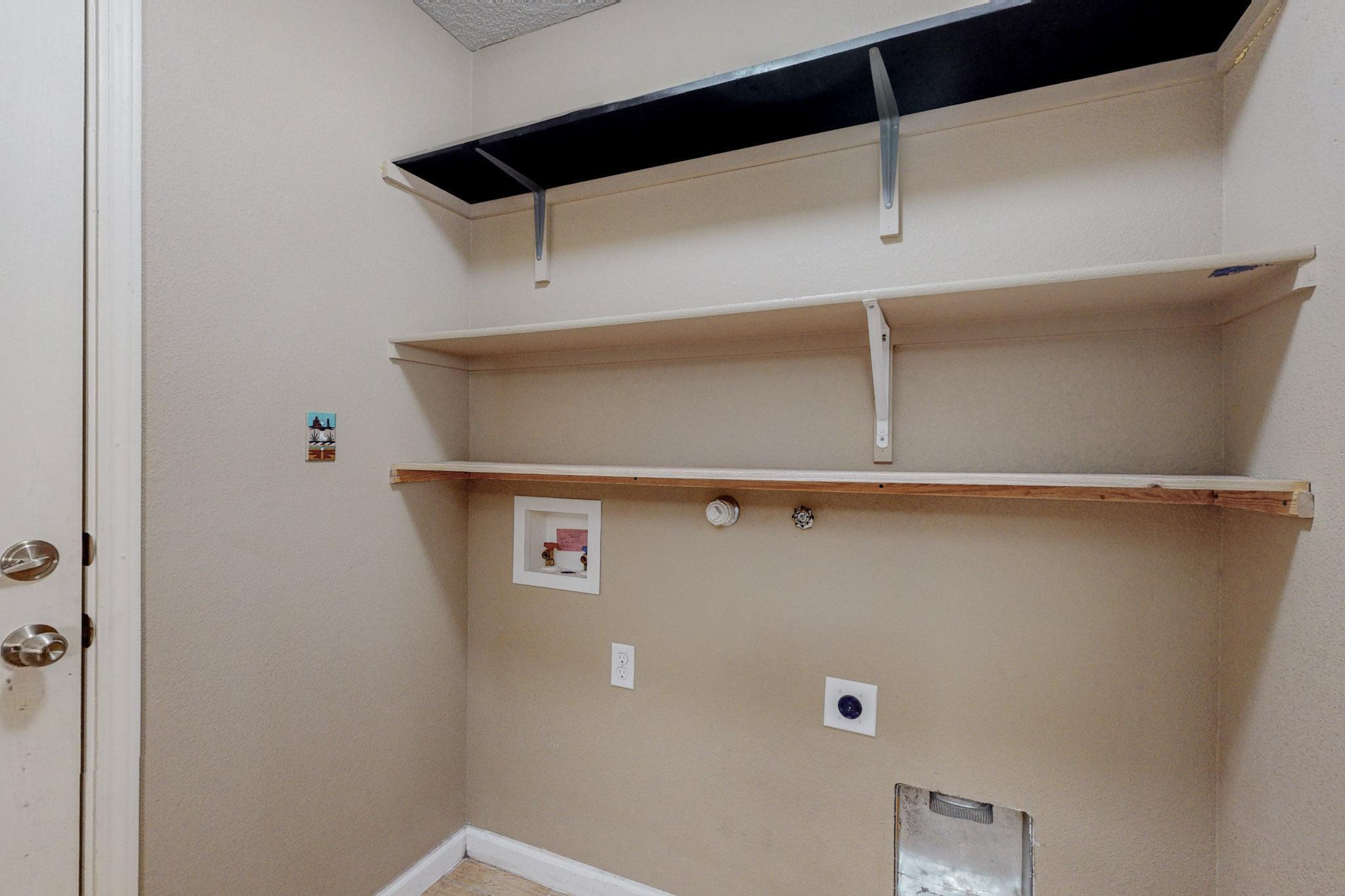 4021 Desert Pinon Drive NE