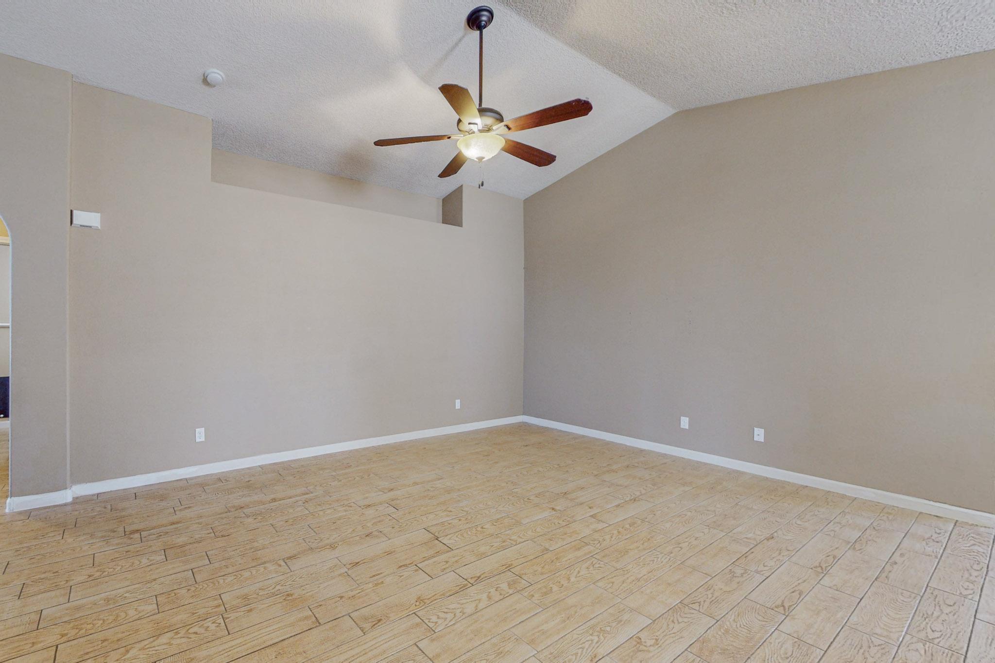 4021 Desert Pinon Drive NE