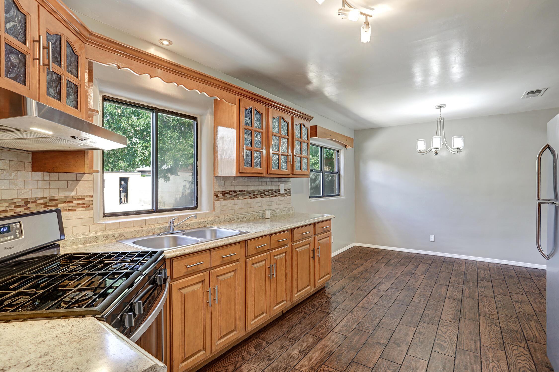 323 Arvada Avenue NE