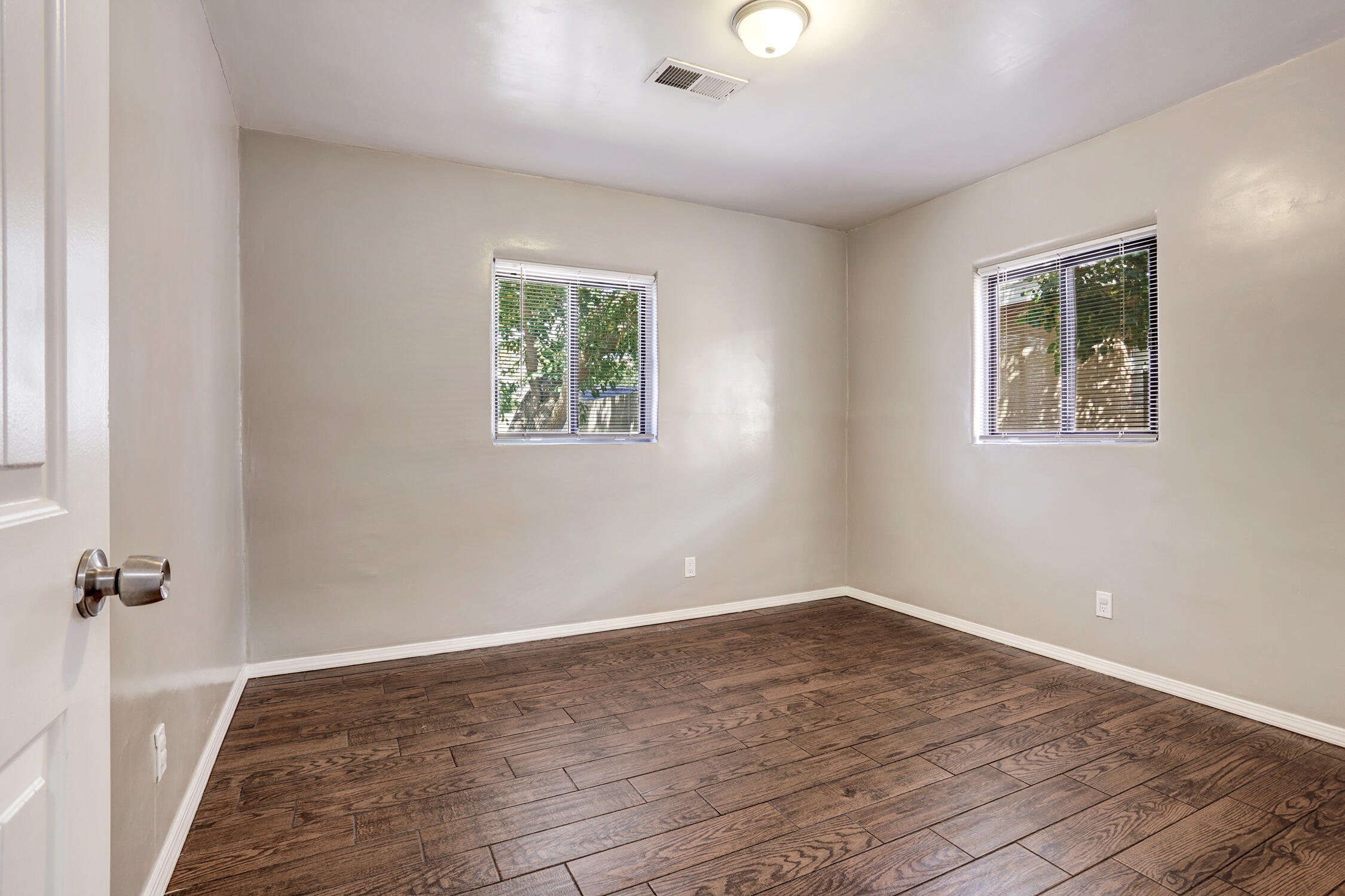 323 Arvada Avenue NE