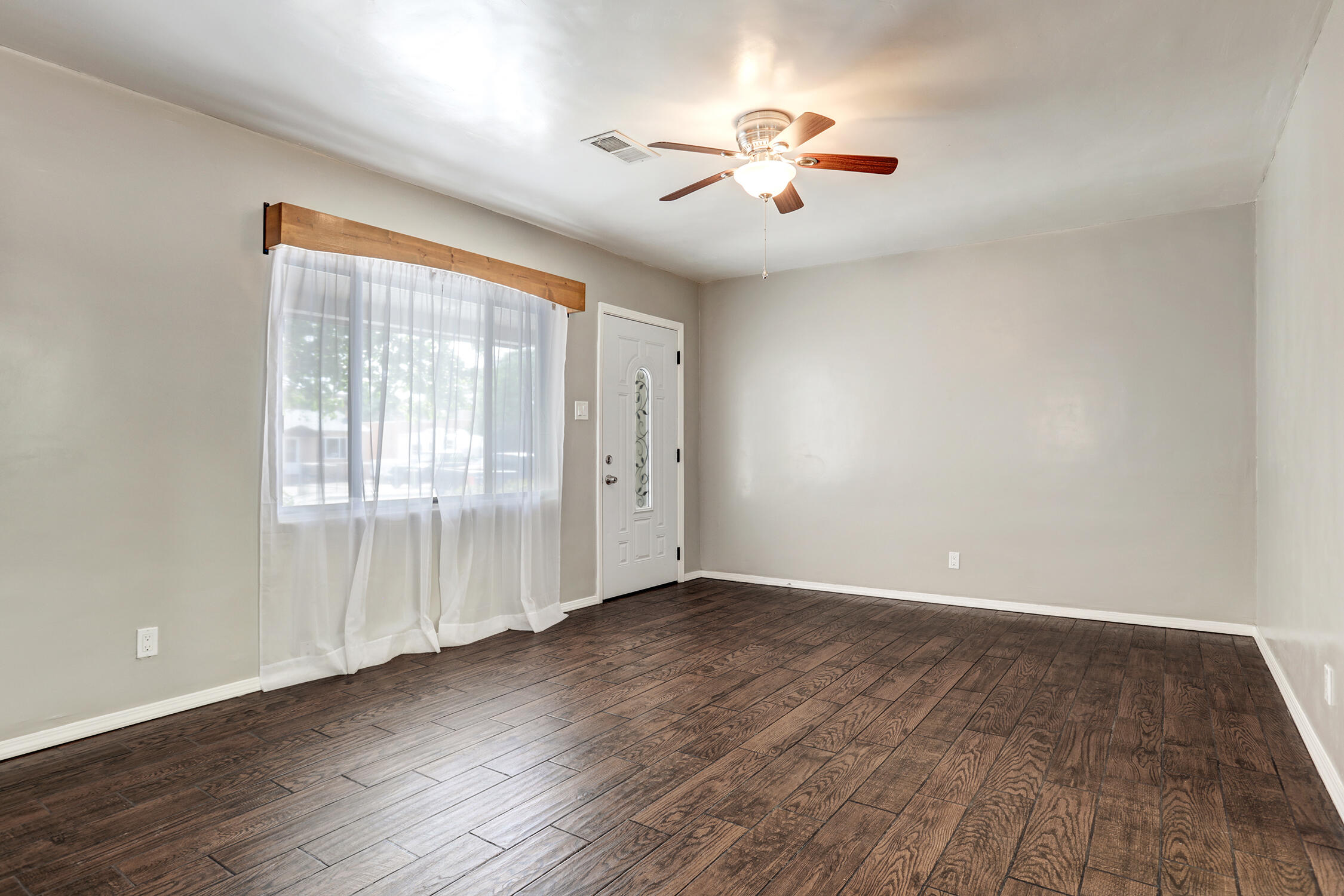 323 Arvada Avenue NE