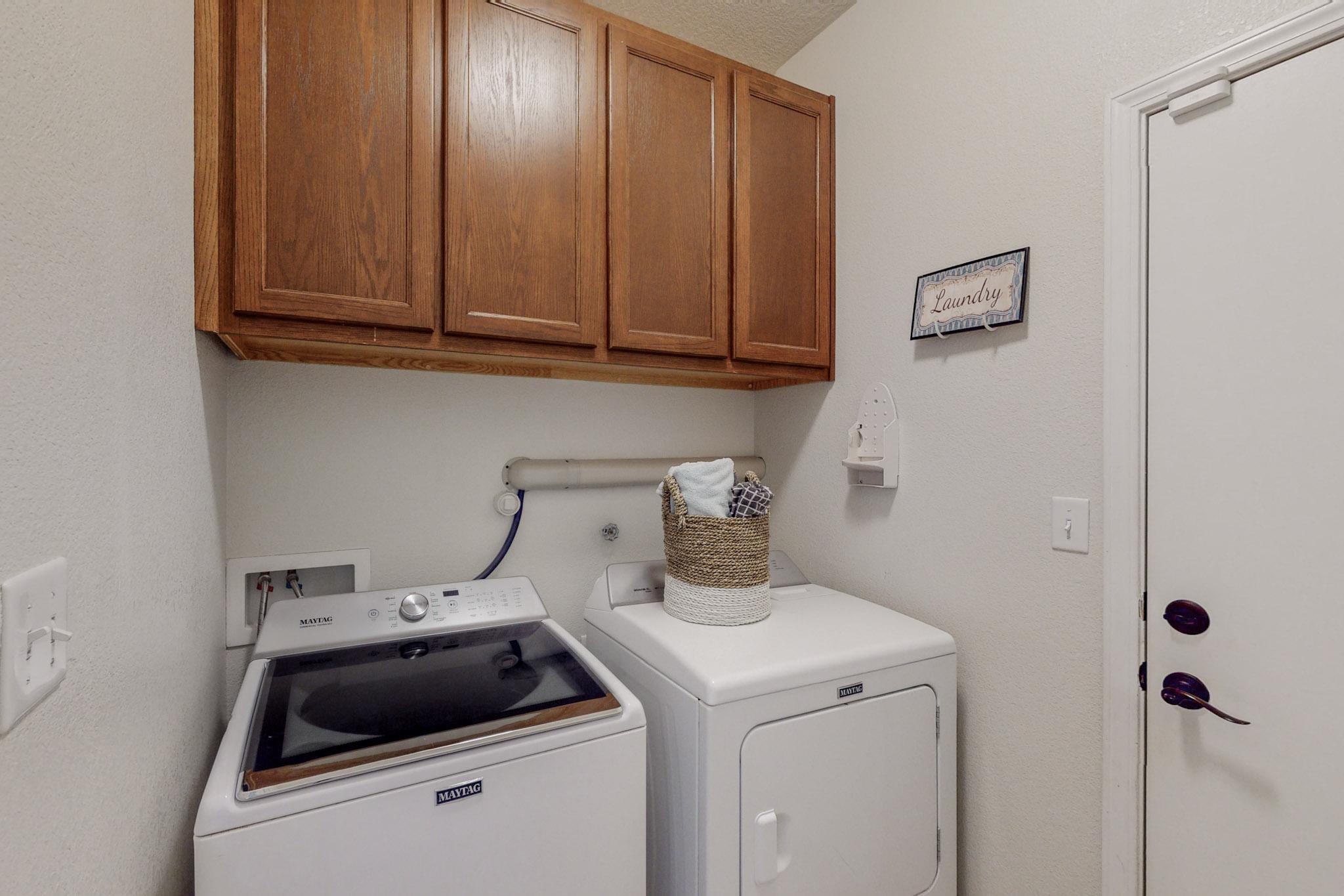 2832 Tulipan Loop SE