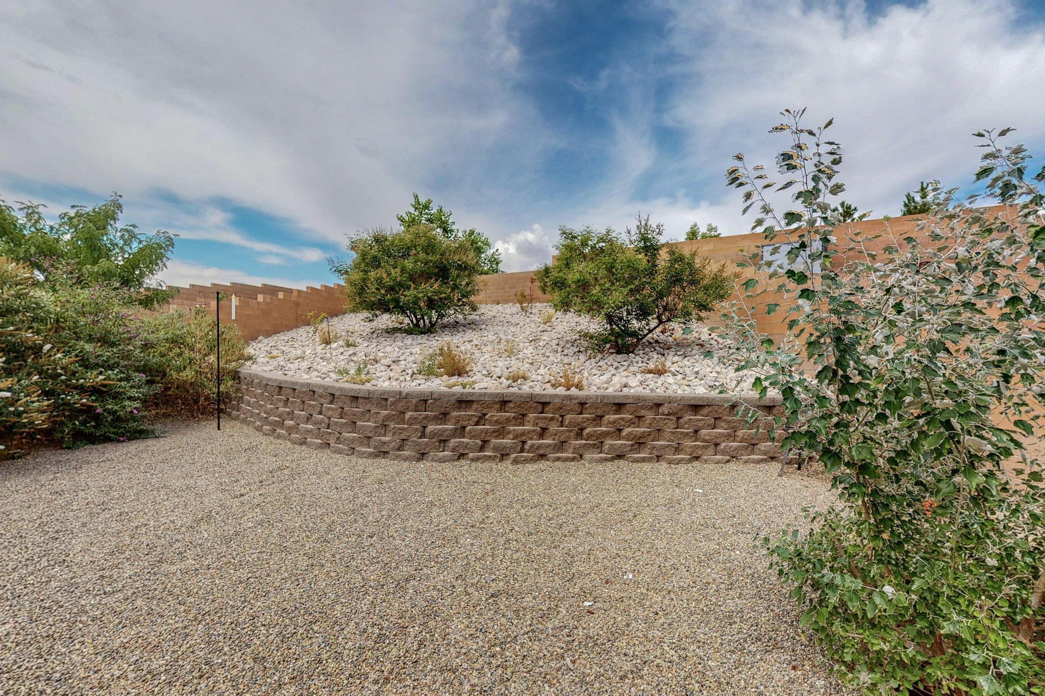 2832 Tulipan Loop SE
