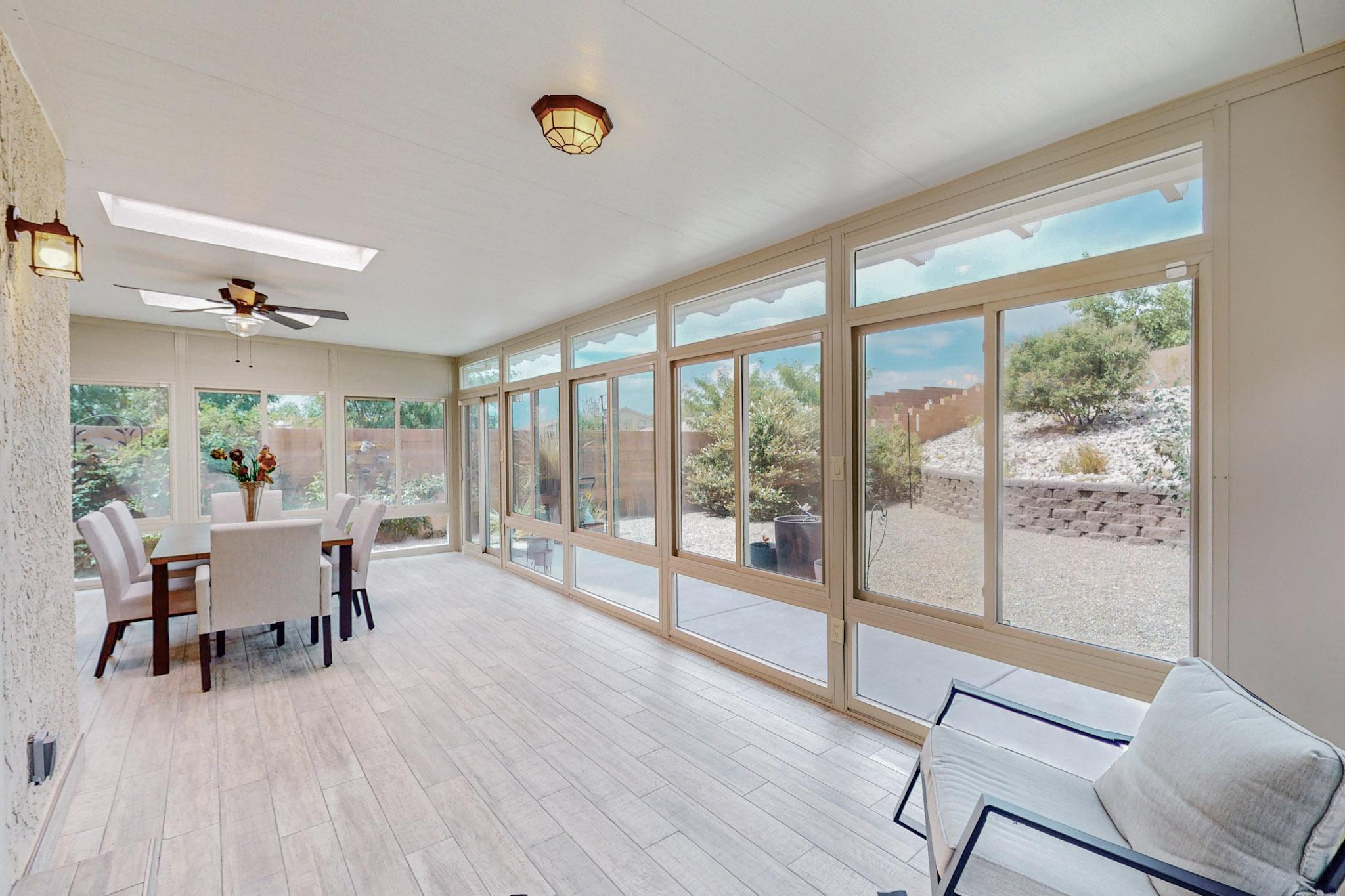 2832 Tulipan Loop SE