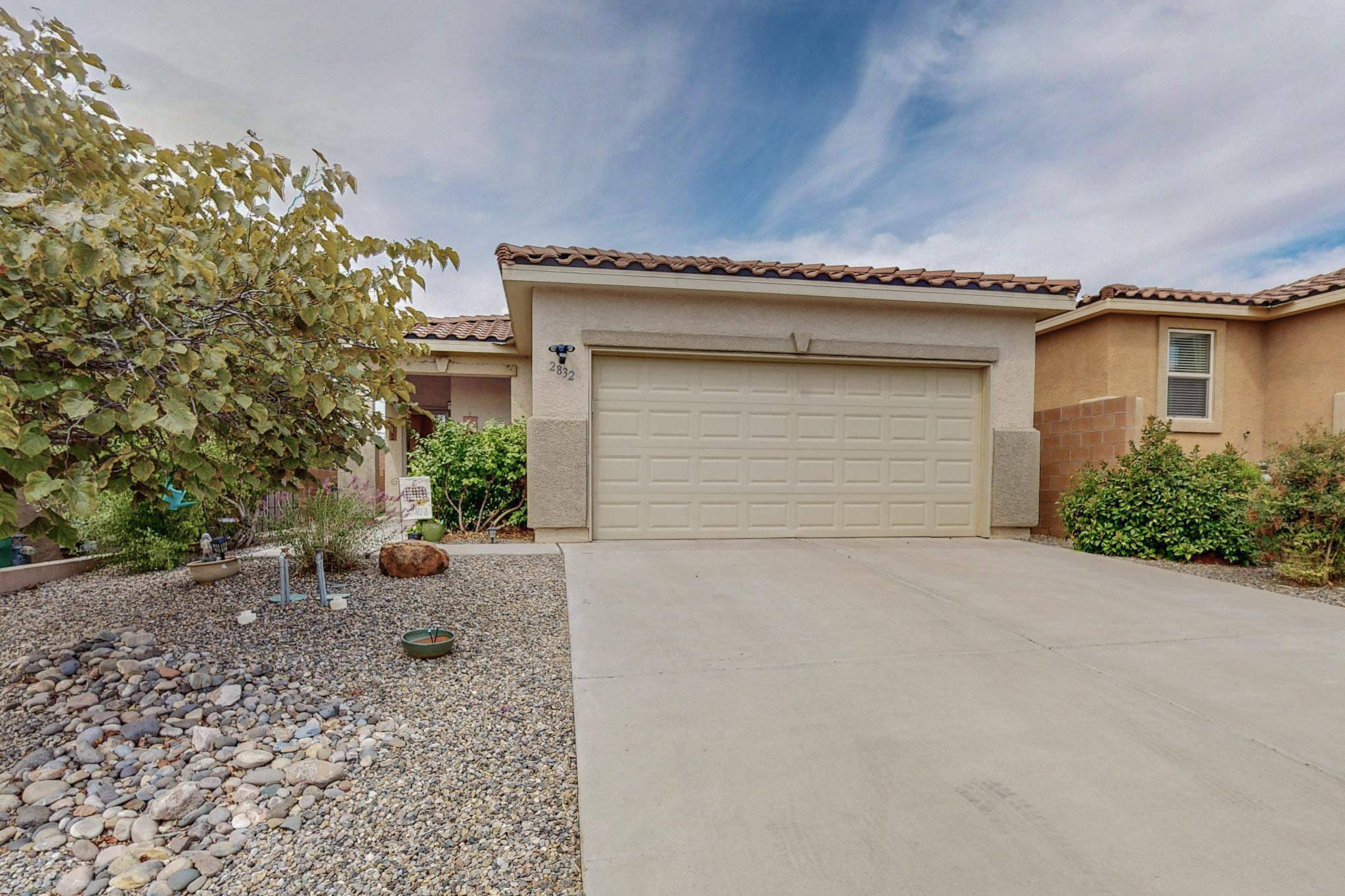2832 Tulipan Loop SE