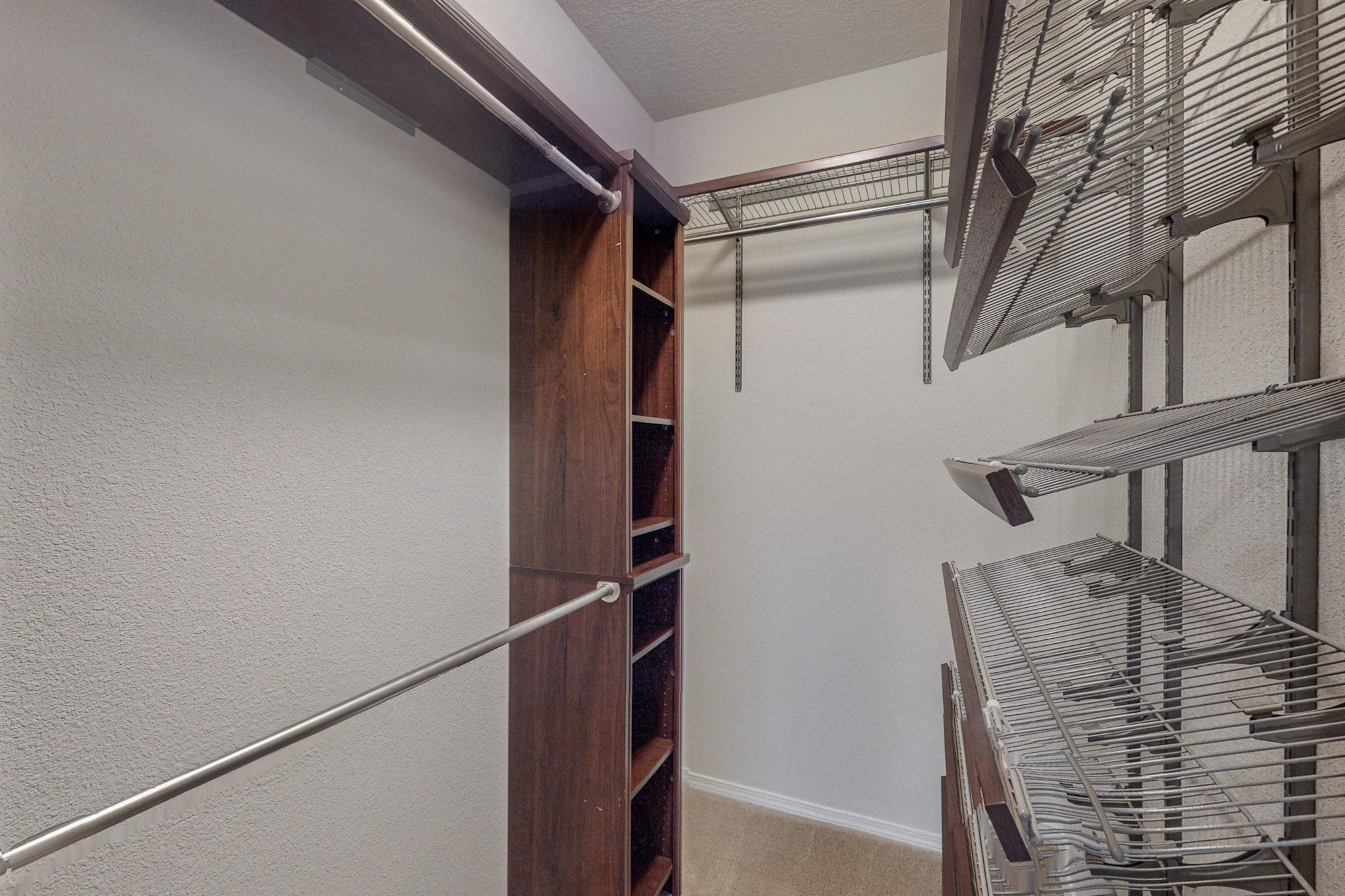 2832 Tulipan Loop SE