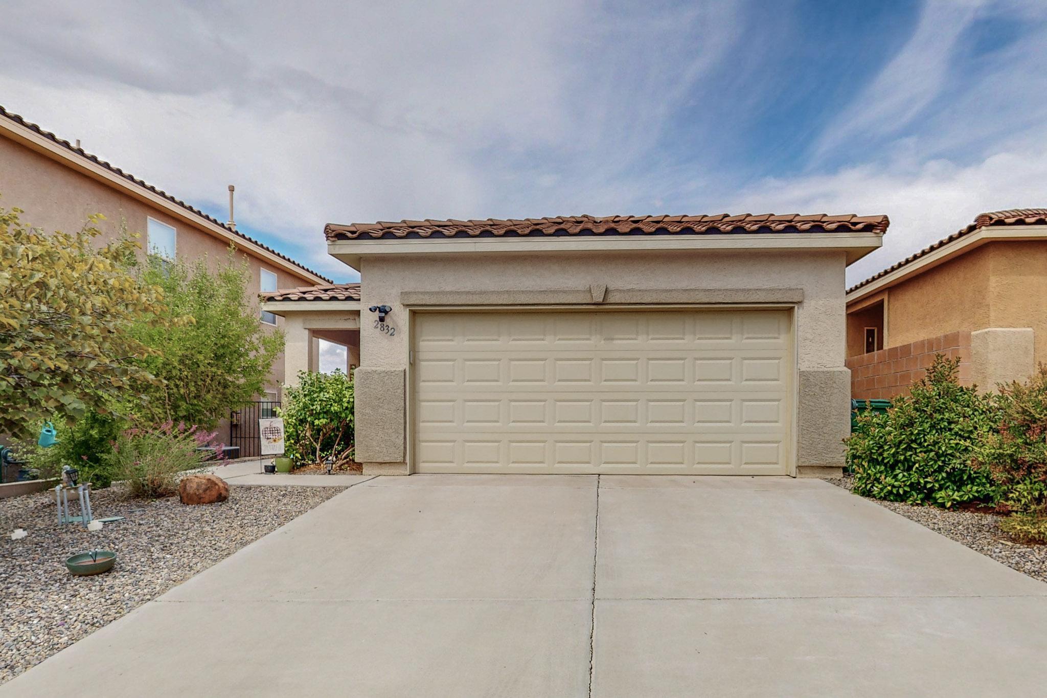 2832 Tulipan Loop SE