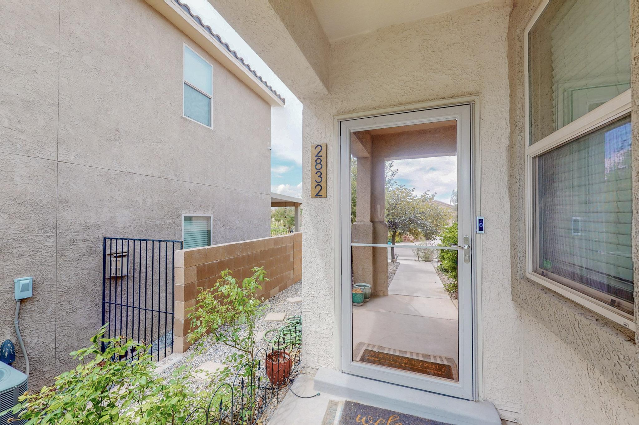 2832 Tulipan Loop SE