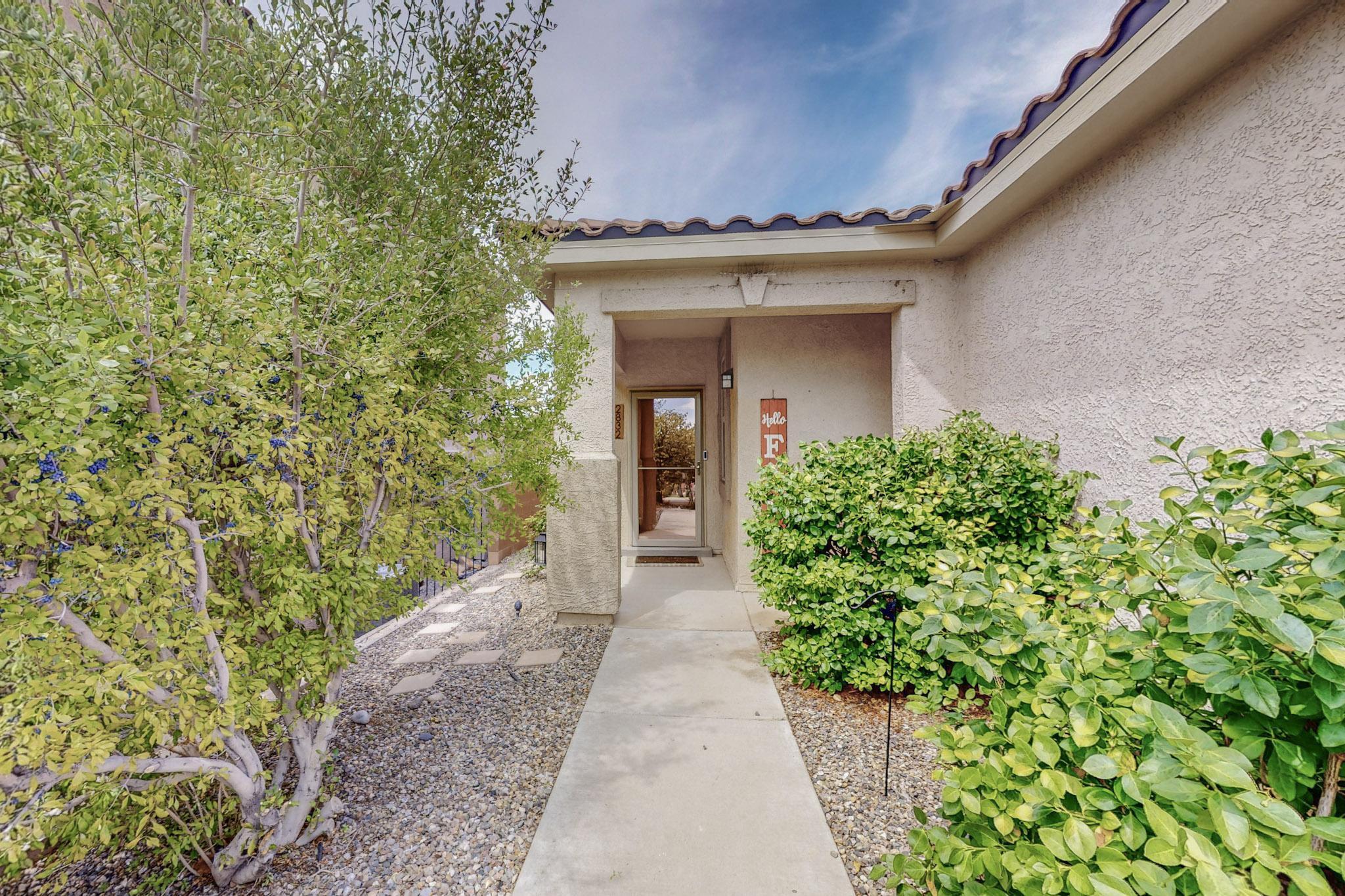 2832 Tulipan Loop SE