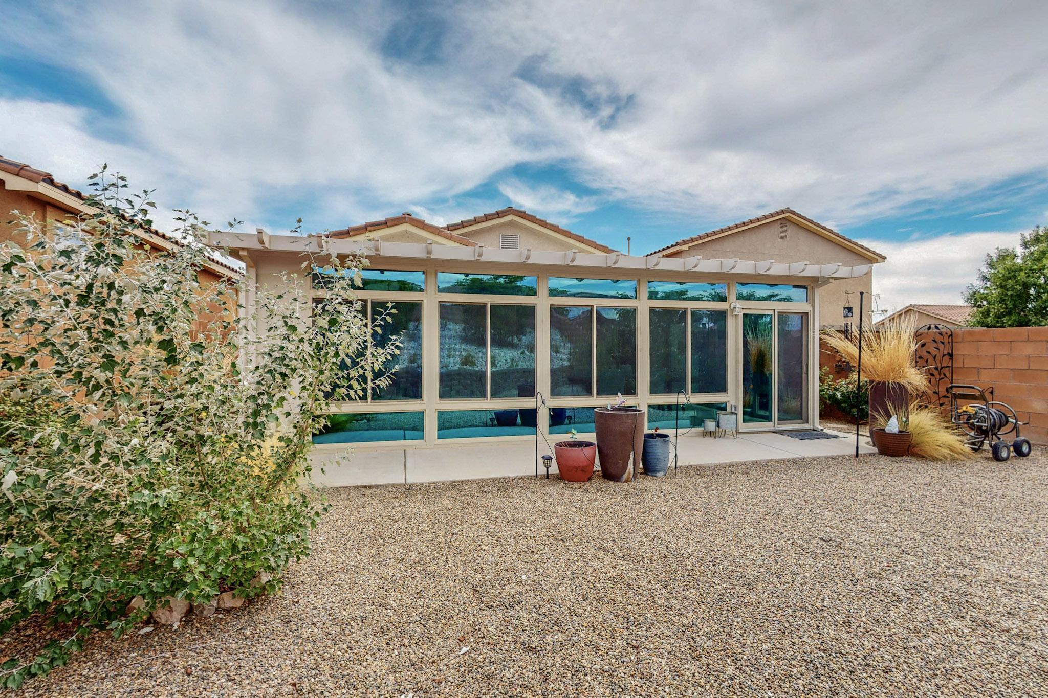 2832 Tulipan Loop SE