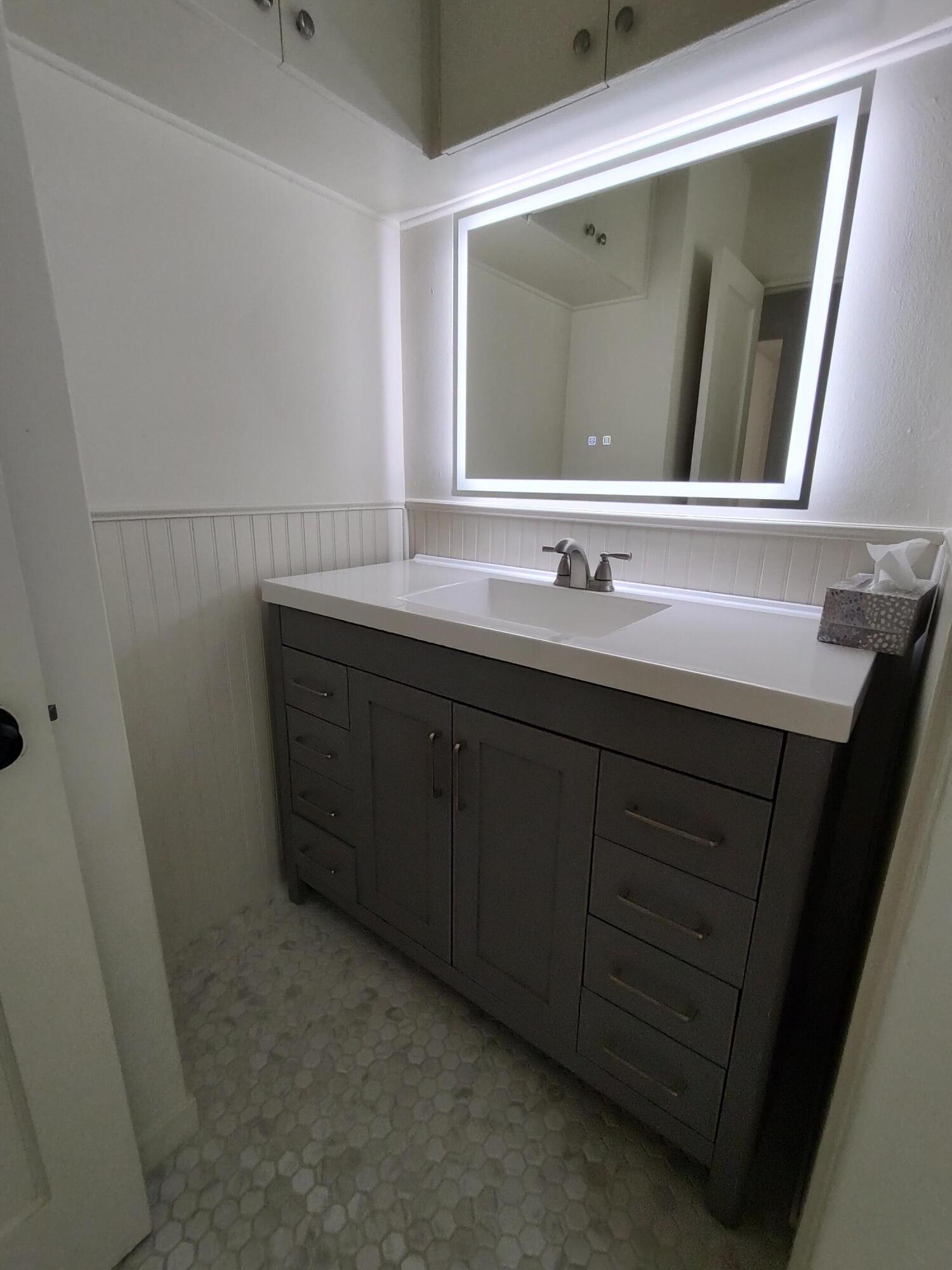 3200 BURTON Avenue SE