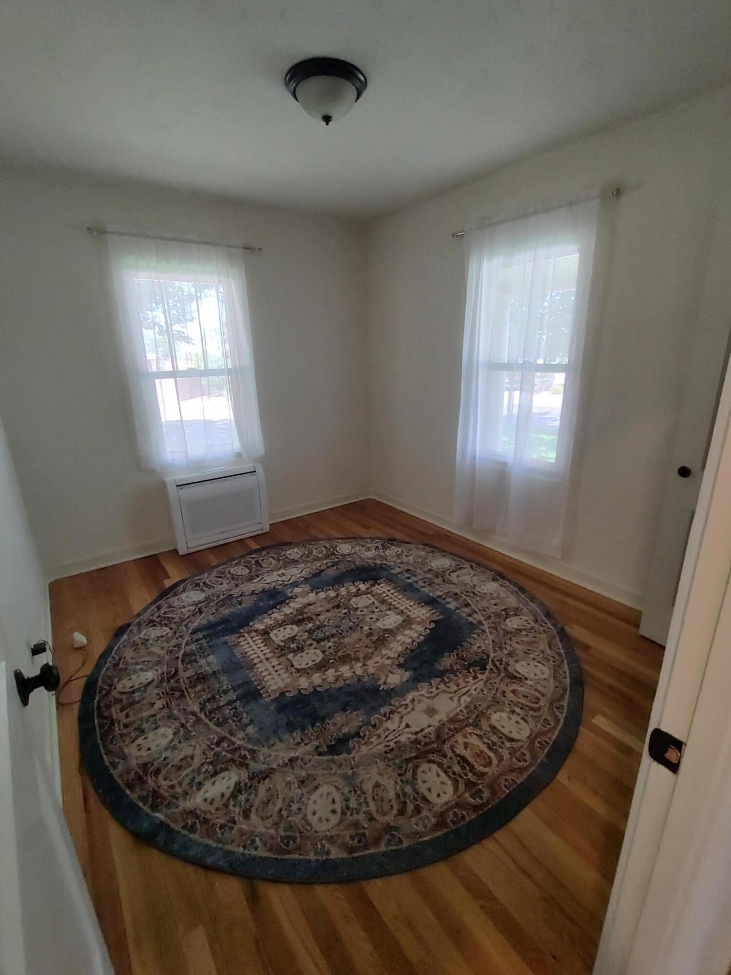 3200 BURTON Avenue SE