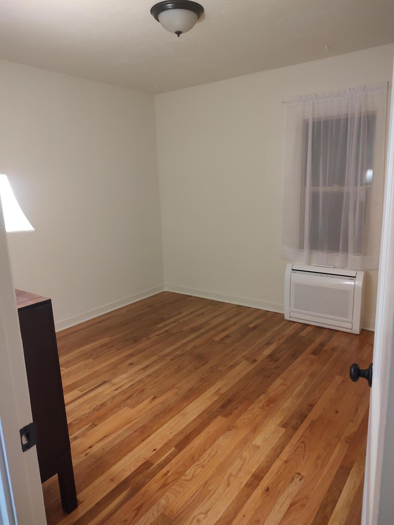 3200 BURTON Avenue SE