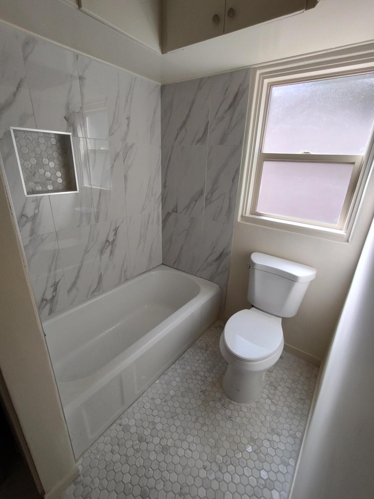 3200 BURTON Avenue SE