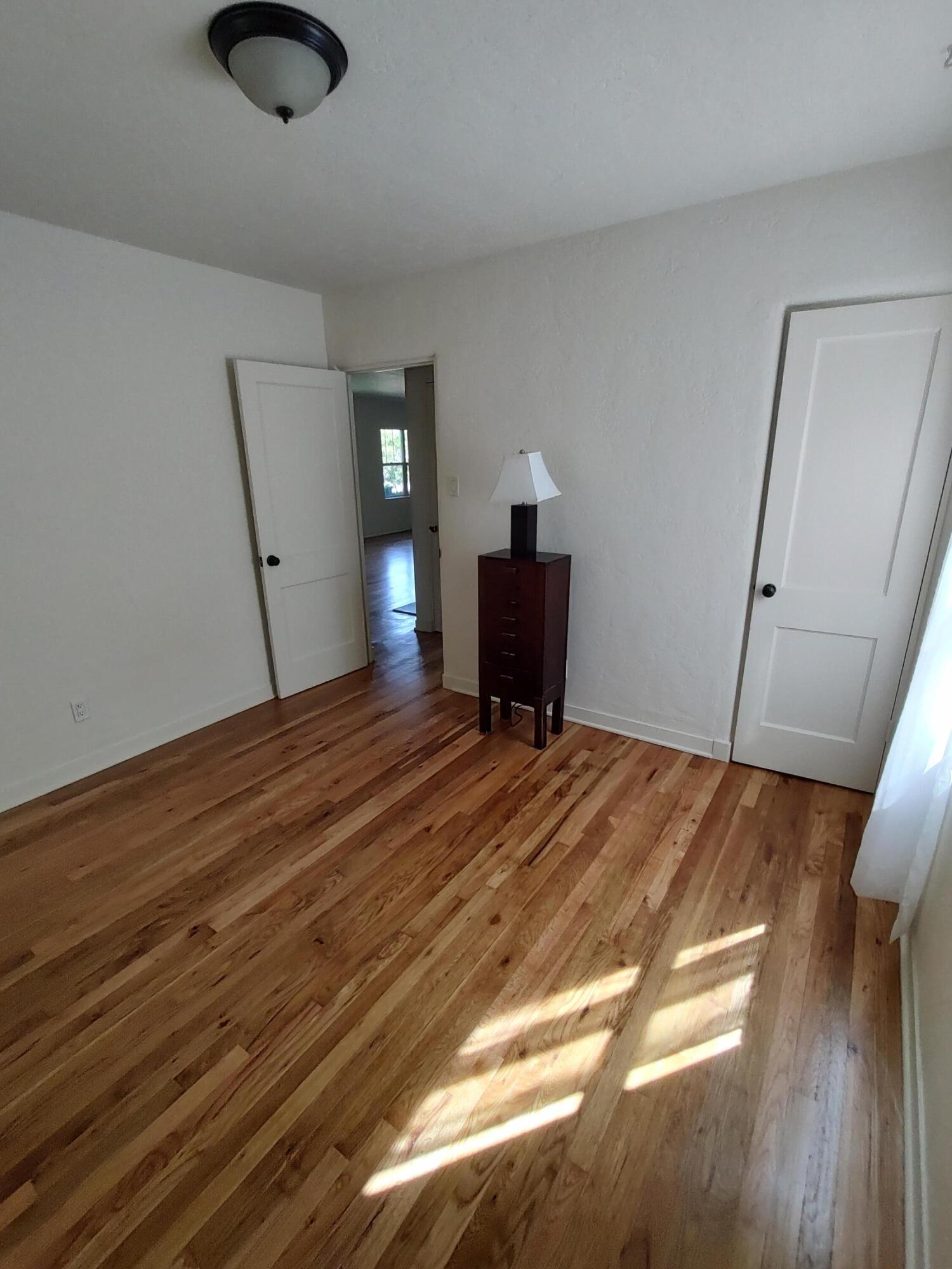 3200 BURTON Avenue SE