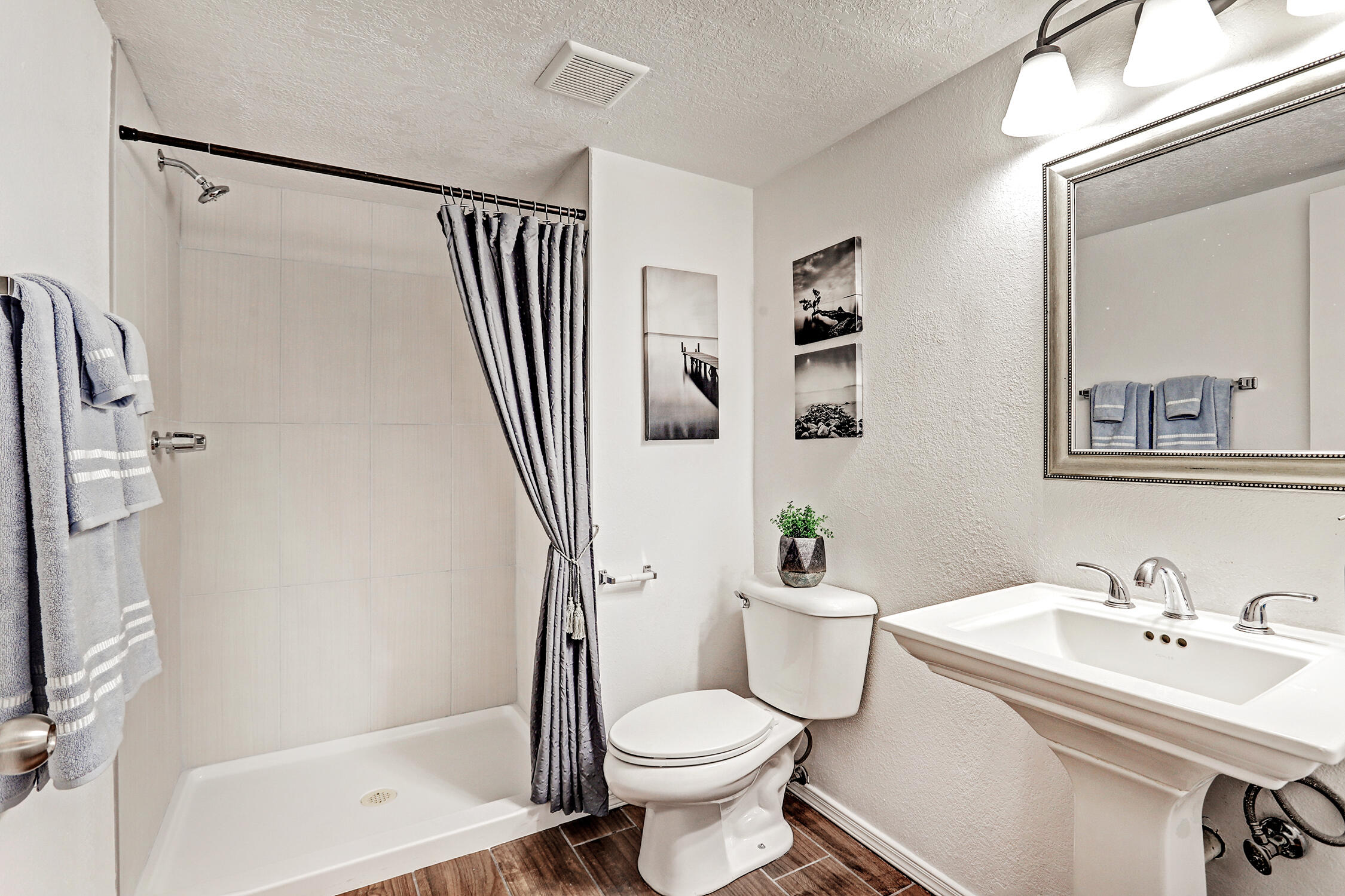 1600 ROSEWOOD Avenue NW