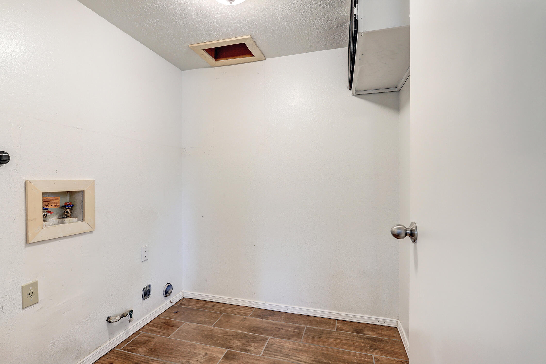 1600 ROSEWOOD Avenue NW